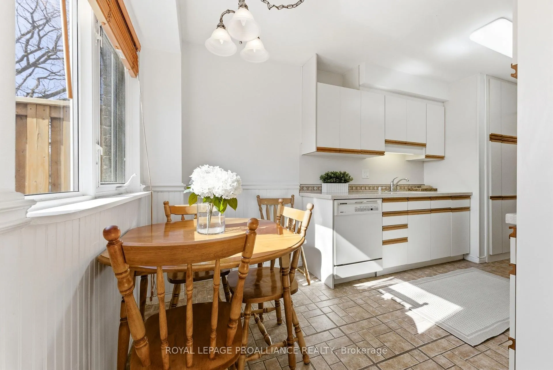 Photo 7 of Unit G, 168G Singleton Drive, Belleville, Belleville Ward — HOMEH