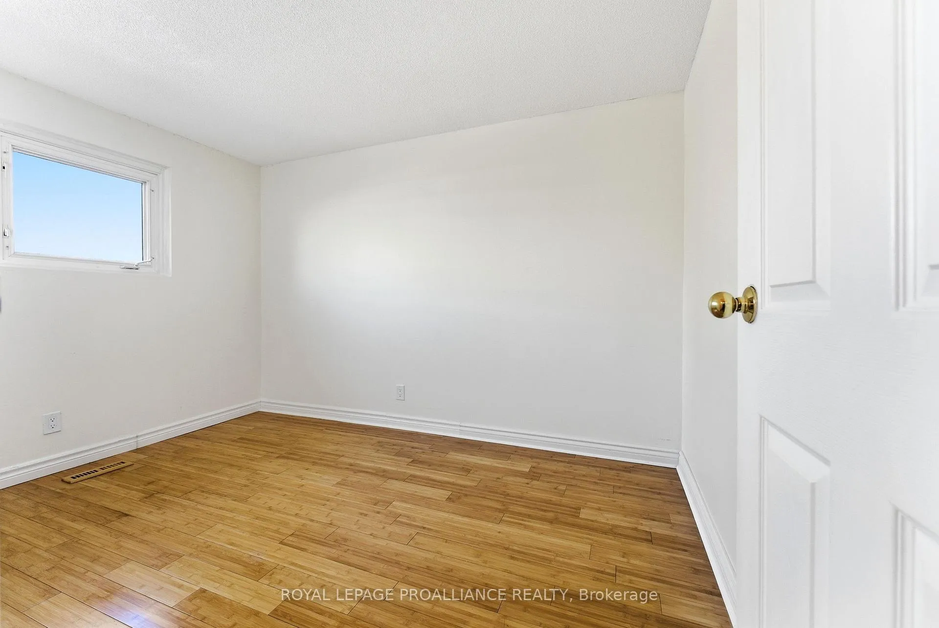 Photo 21 of Unit G, 168G Singleton Drive, Belleville, Belleville Ward — HOMEH