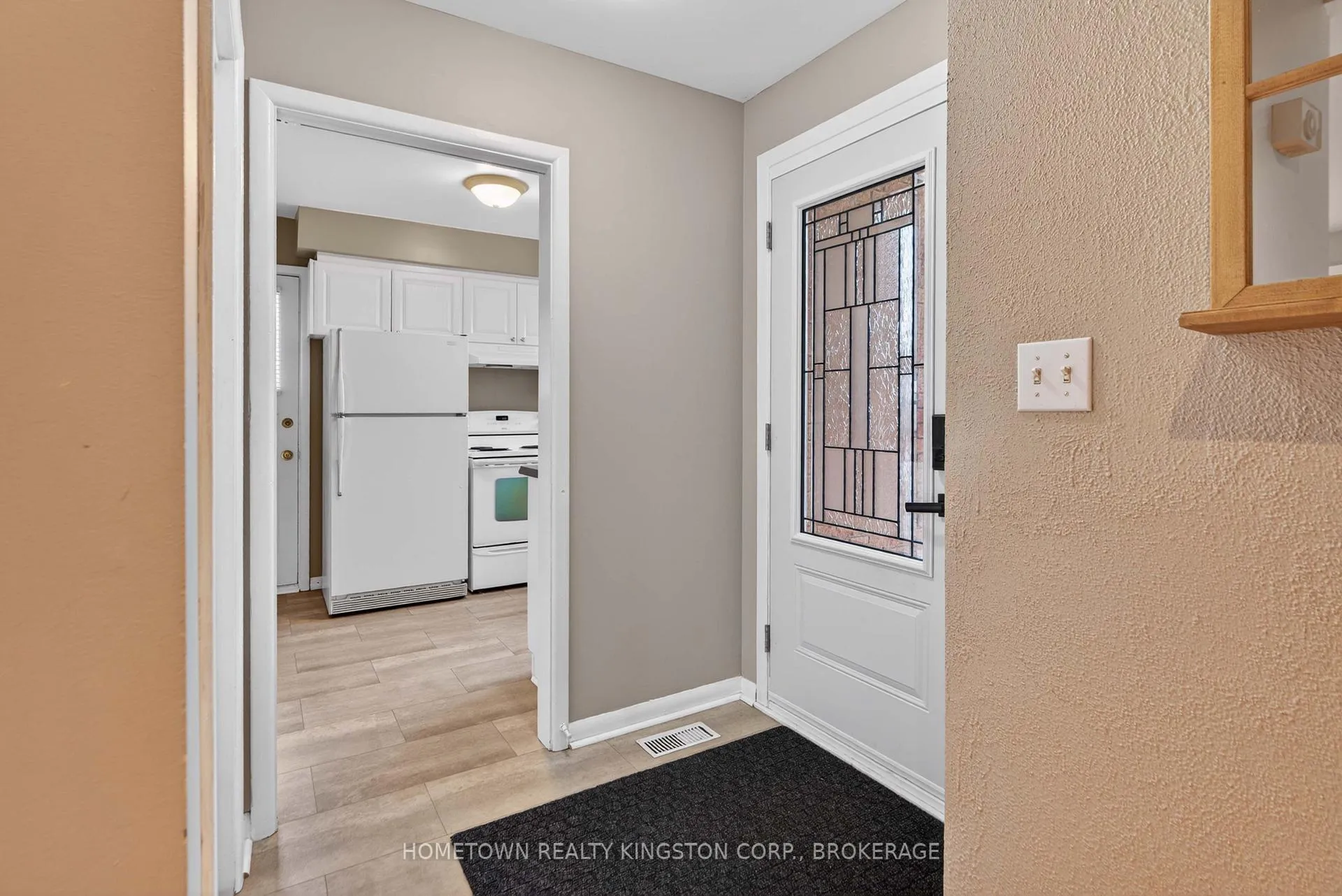 Photo 3 of 656 Carnaby Street, Kingston, South of Taylor-Kidd Blvd — HOMEH