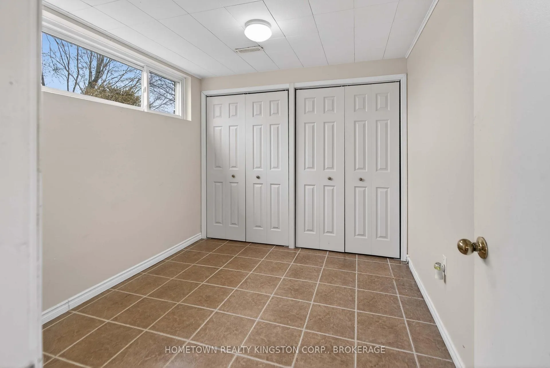 Photo 17 of 656 Carnaby Street, Kingston, South of Taylor-Kidd Blvd — HOMEH