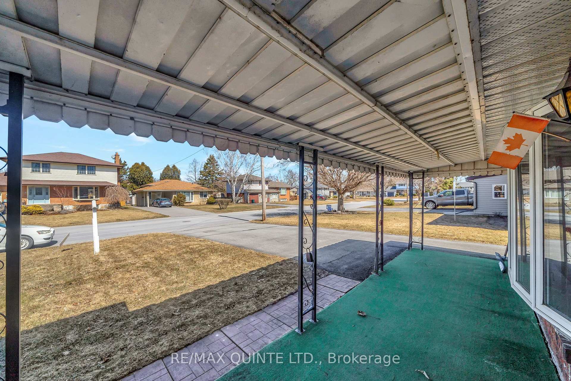 Photo 4 of 5 Joyce Crescent, Belleville, Belleville Ward — HOMEH
