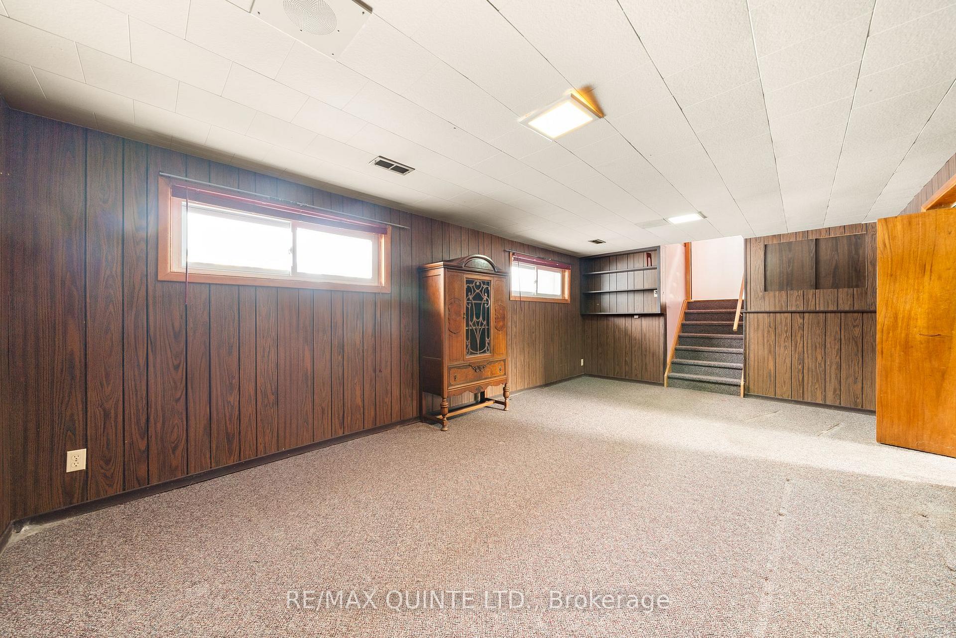 Photo 23 of 5 Joyce Crescent, Belleville, Belleville Ward — HOMEH