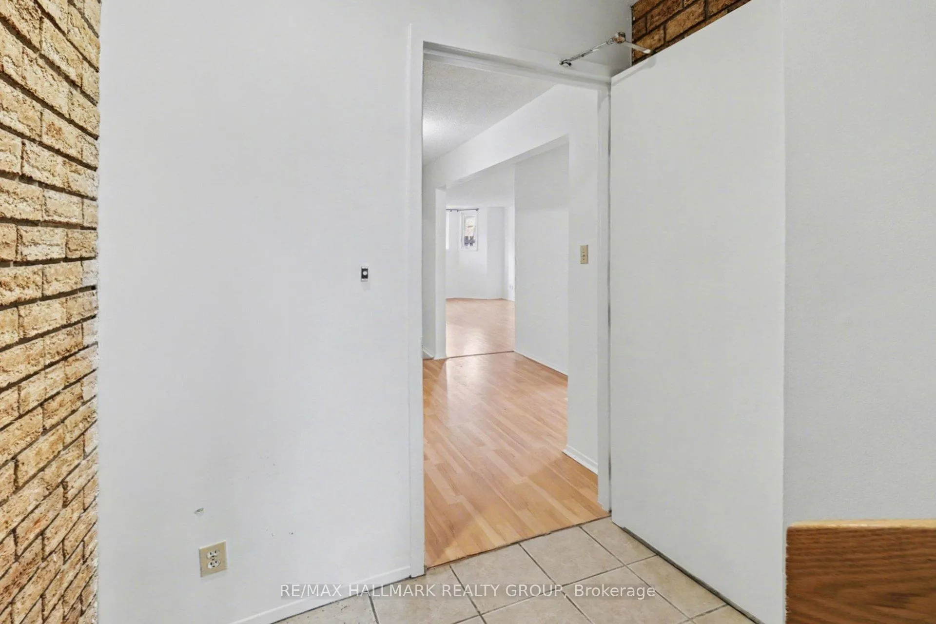 Photo 2 of Unit 1, 112 Barrette Street, Ottawa, Vanier — HOMEH