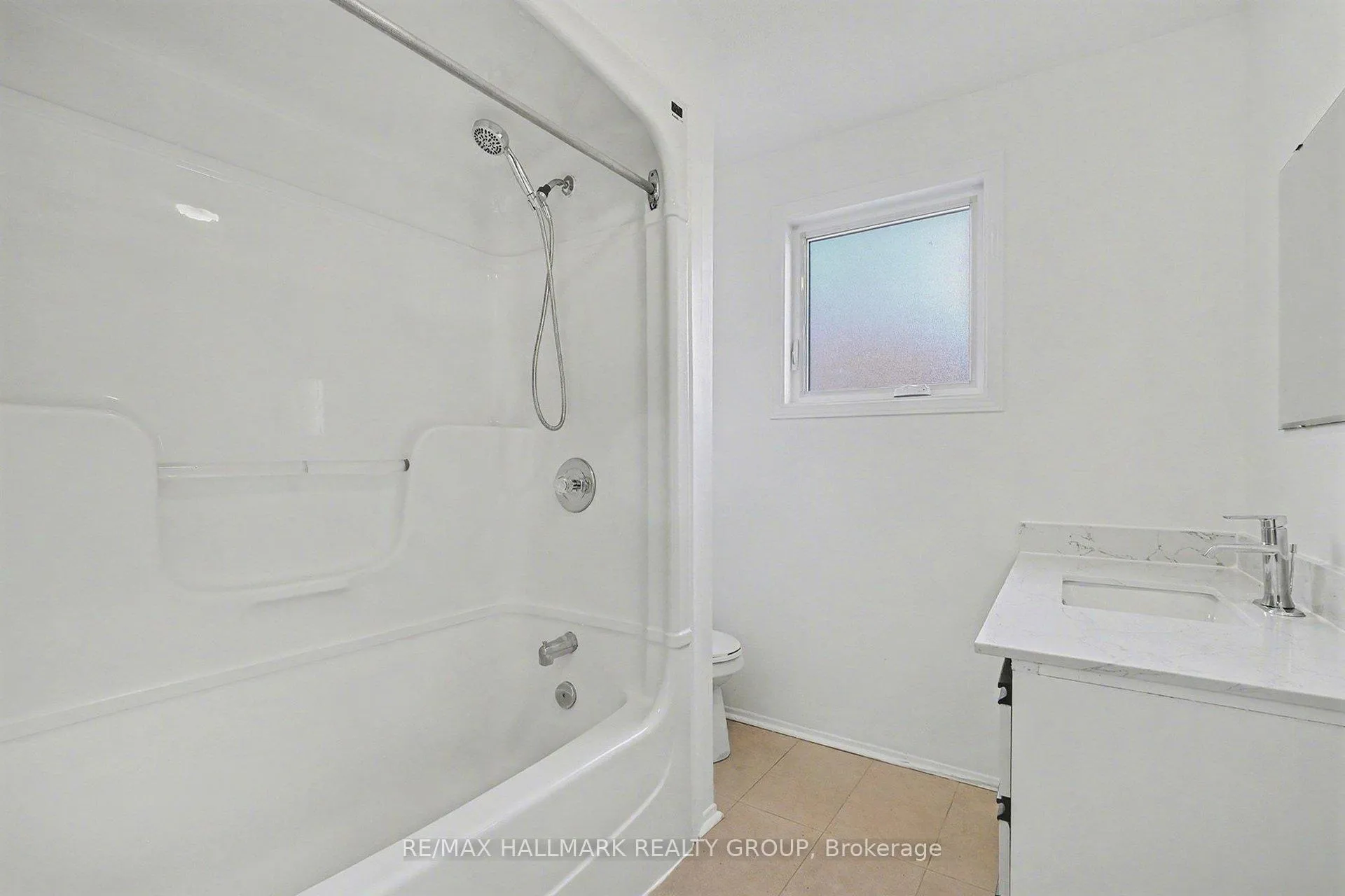 Photo 9 of Unit 1, 112 Barrette Street, Ottawa, Vanier — HOMEH