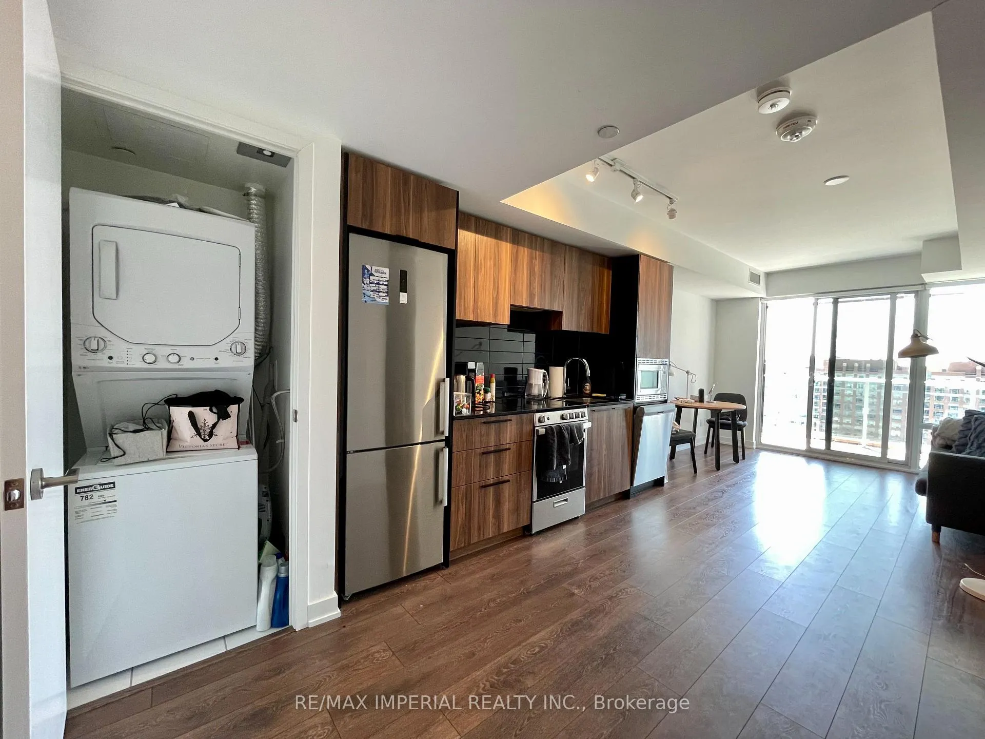 Front of Unit 1507, 18 Maitland Terrace