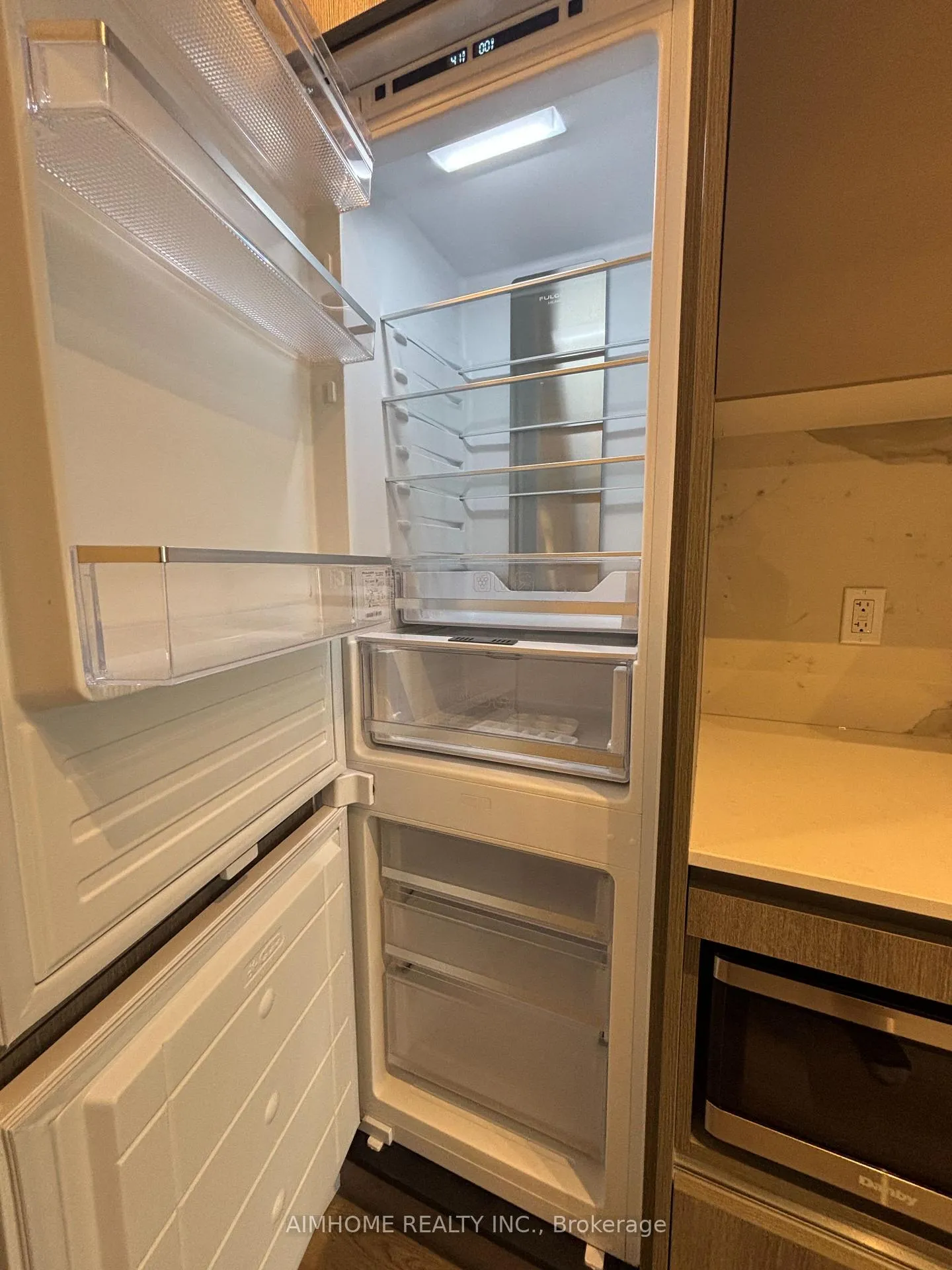 Photo 11 of Unit 4502, 195 Commerce Street, Vaughan, Vaughan Corporate Centre — HOMEH
