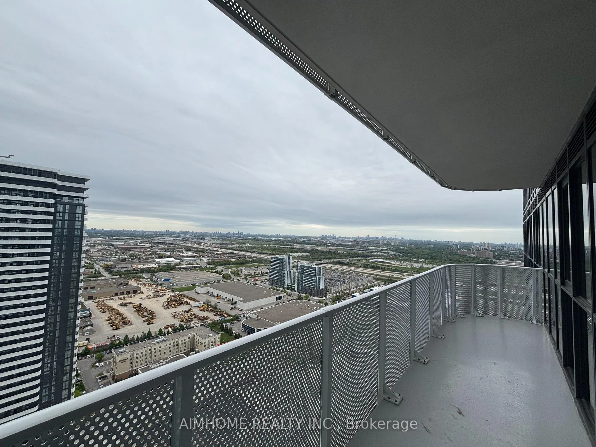 Photo 17 of Unit 4502, 195 Commerce Street, Vaughan, Vaughan Corporate Centre — HOMEH