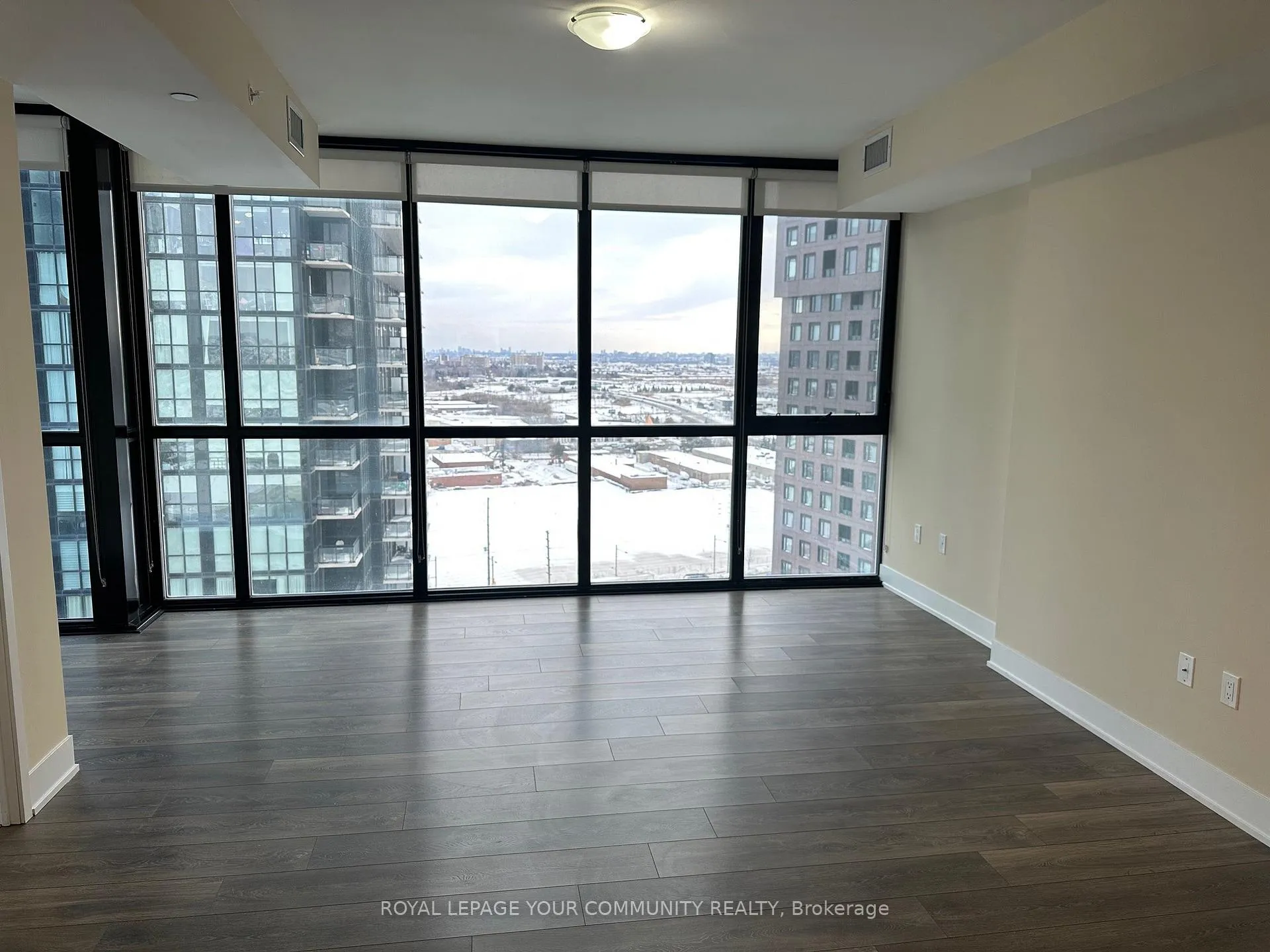 Photo 4 of Unit 1702, 2916 Highway 7 Road E, Vaughan, Vaughan Corporate Centre — HOMEH