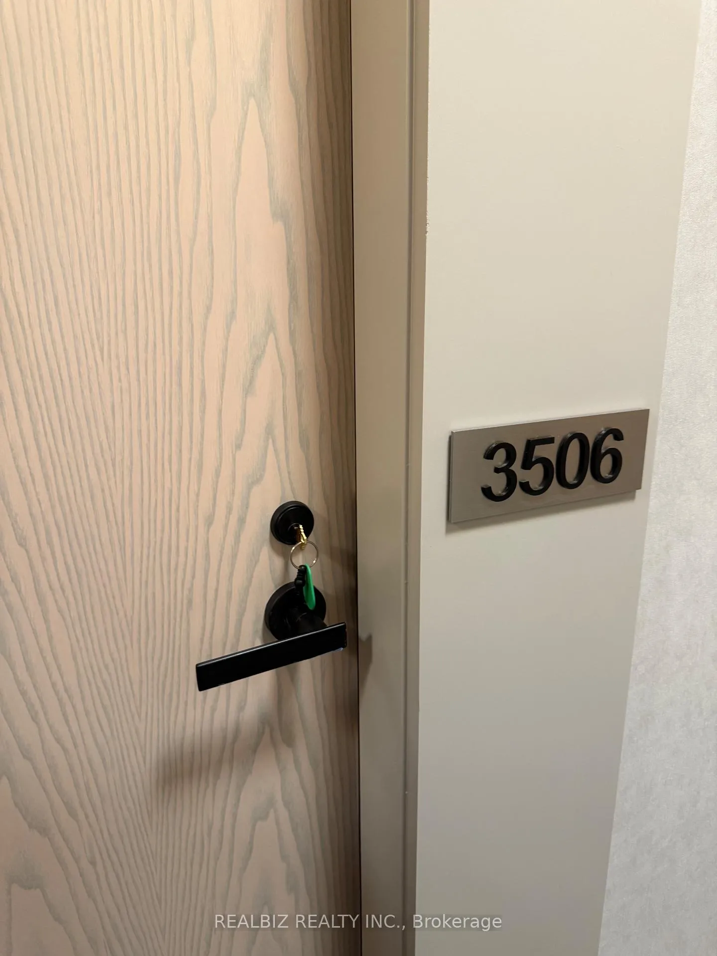Photo 2 of Unit 3506, 28 Interchange Way, Vaughan, Vaughan Corporate Centre — HOMEH