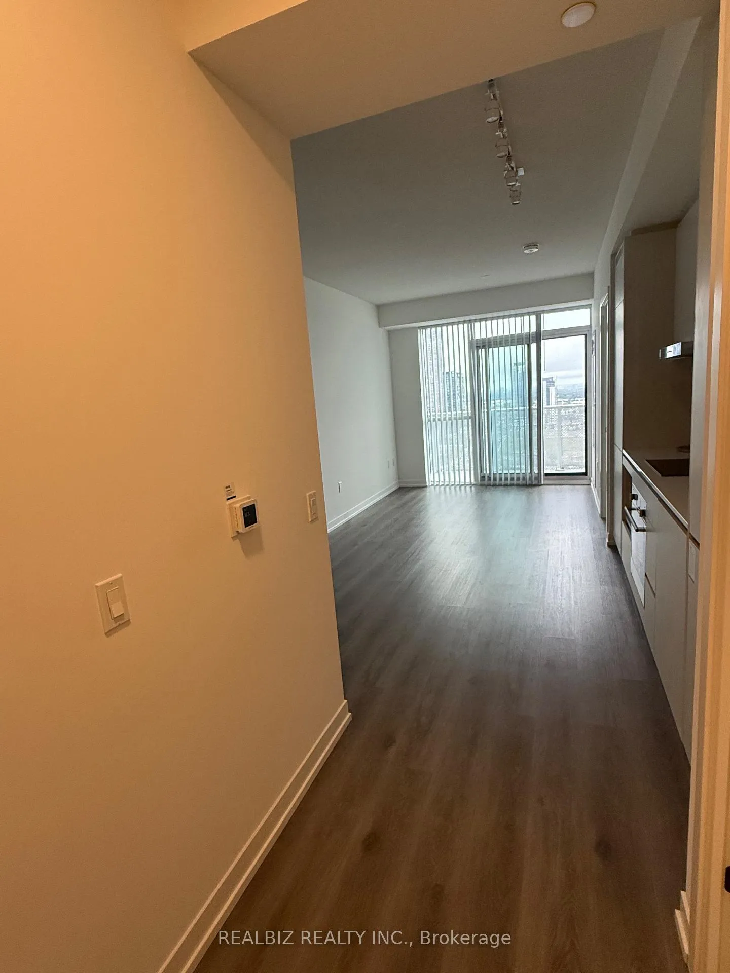 Photo 7 of Unit 3506, 28 Interchange Way, Vaughan, Vaughan Corporate Centre — HOMEH