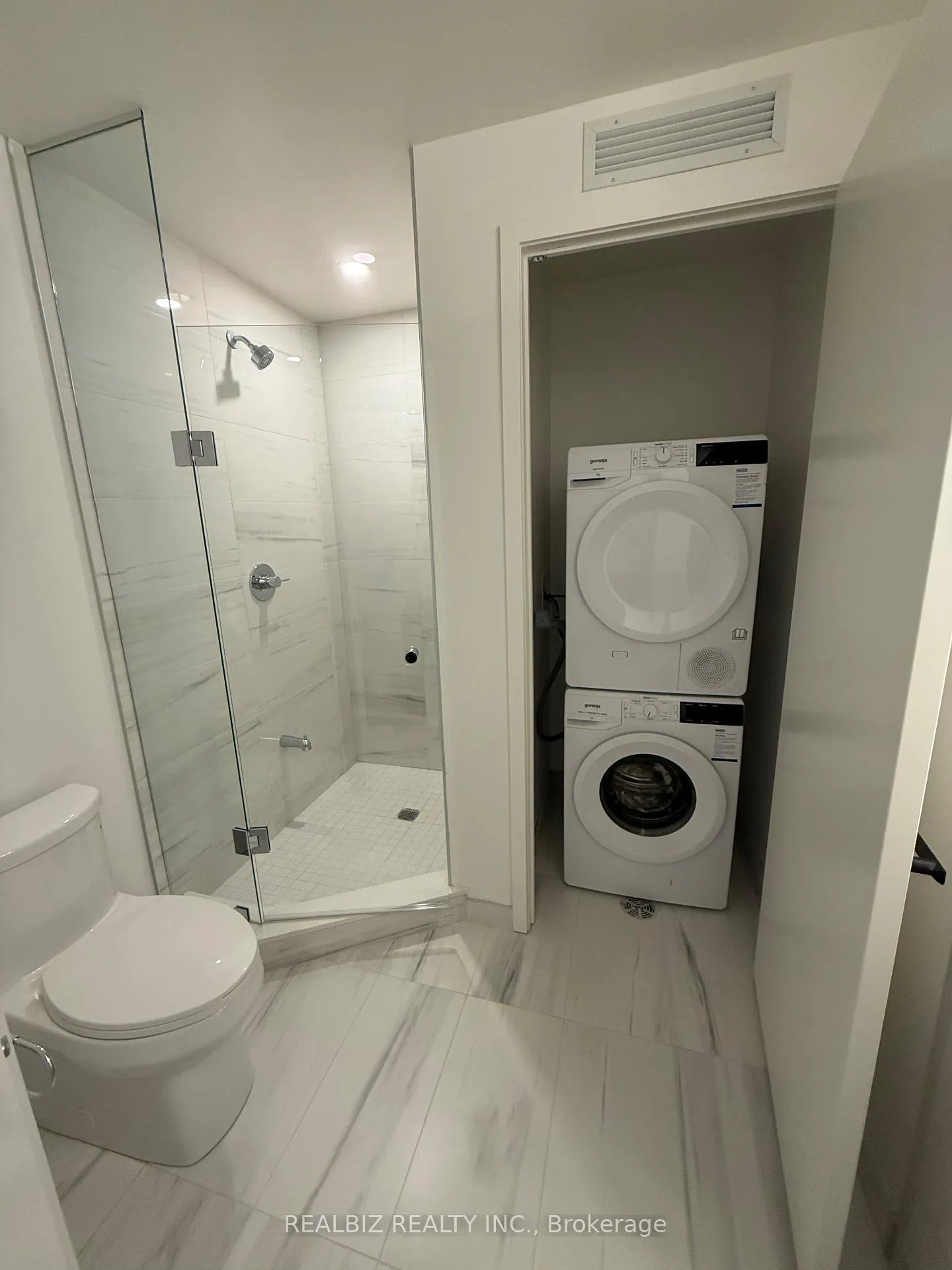 Photo 8 of Unit 3506, 28 Interchange Way, Vaughan, Vaughan Corporate Centre — HOMEH