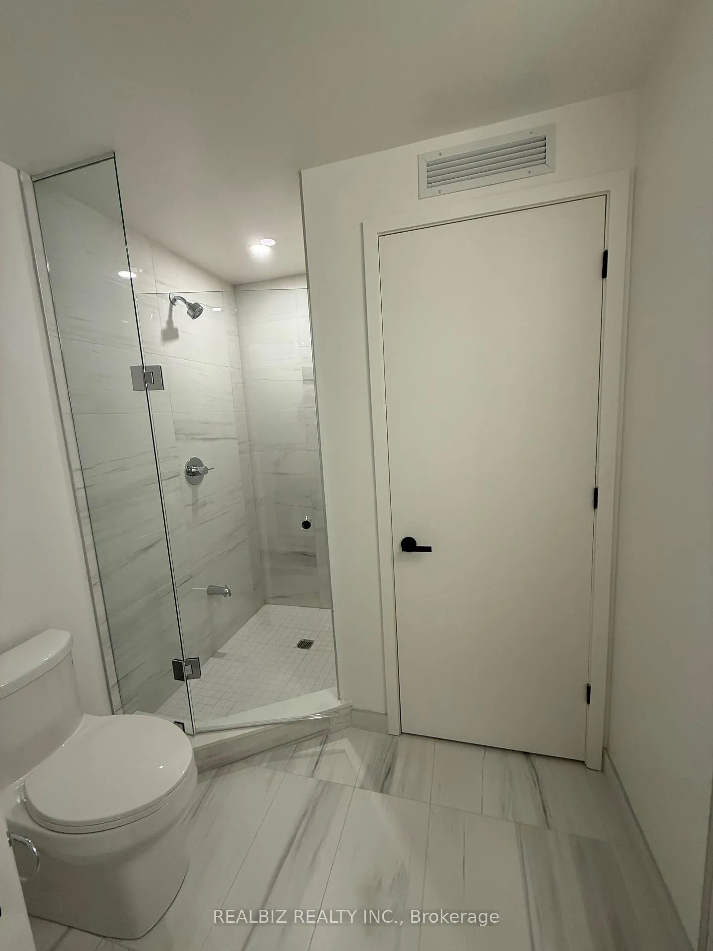 Photo 11 of Unit 3506, 28 Interchange Way, Vaughan, Vaughan Corporate Centre — HOMEH