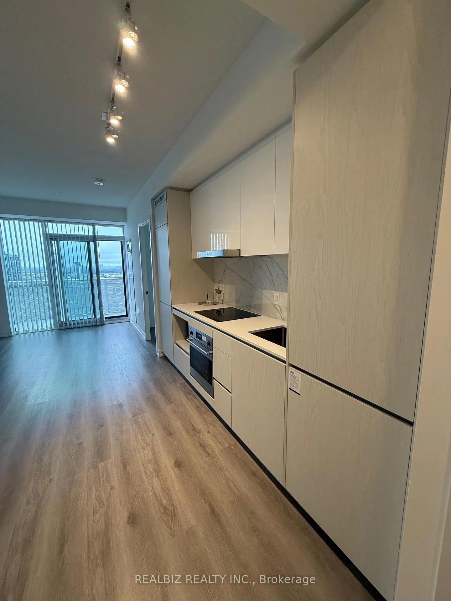 Photo 12 of Unit 3506, 28 Interchange Way, Vaughan, Vaughan Corporate Centre — HOMEH