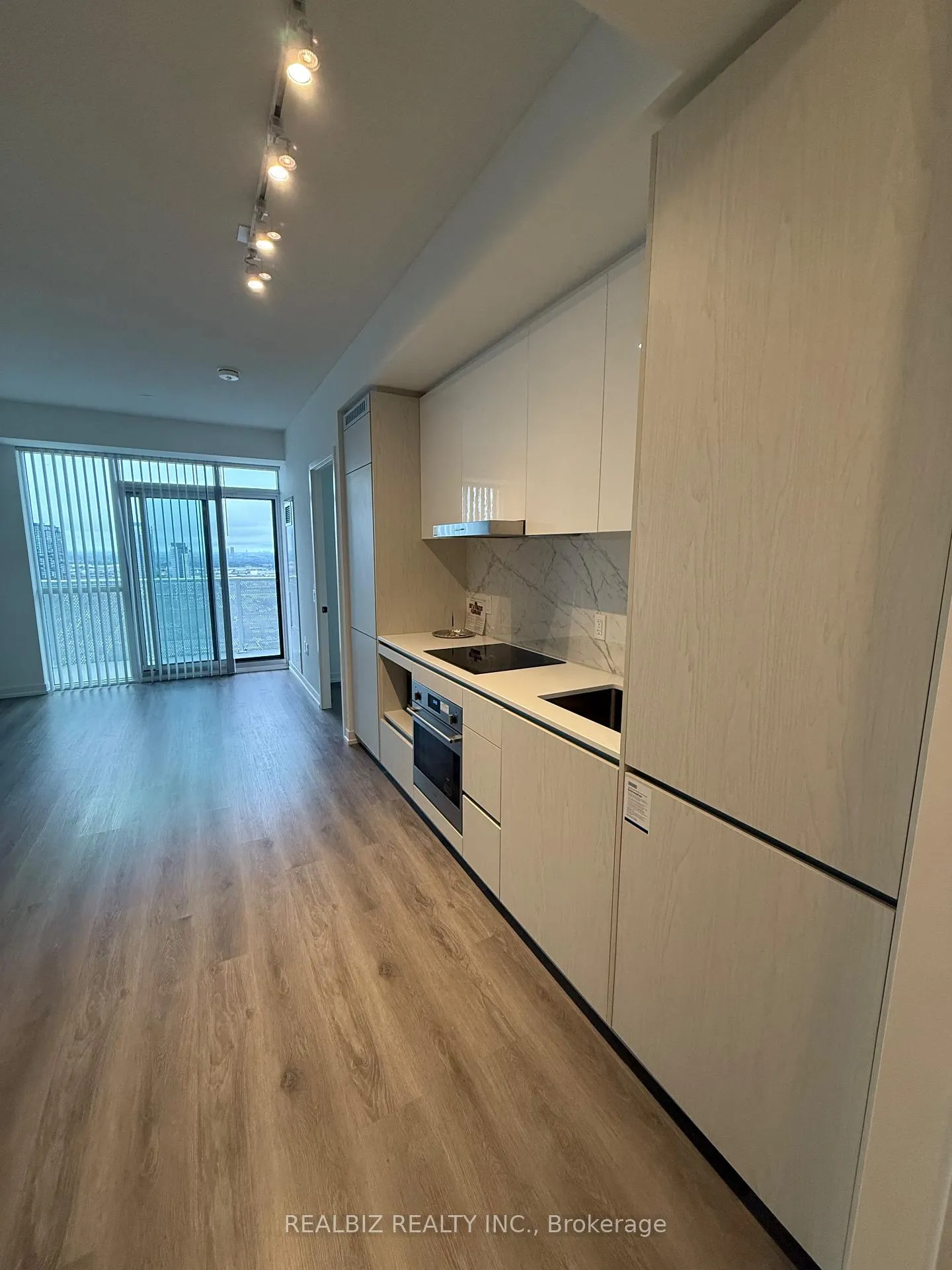 Photo 13 of Unit 3506, 28 Interchange Way, Vaughan, Vaughan Corporate Centre — HOMEH