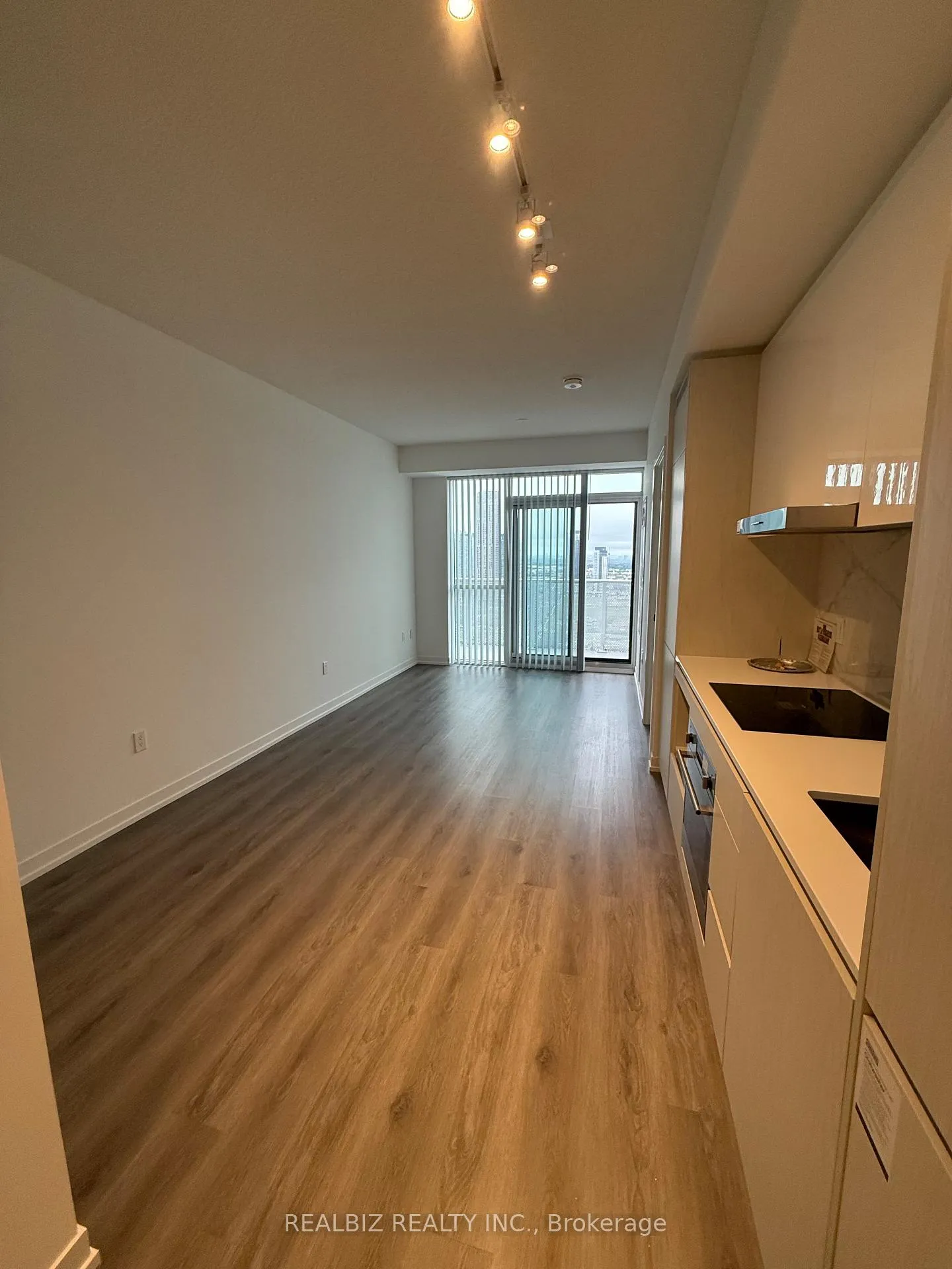 Photo 14 of Unit 3506, 28 Interchange Way, Vaughan, Vaughan Corporate Centre — HOMEH