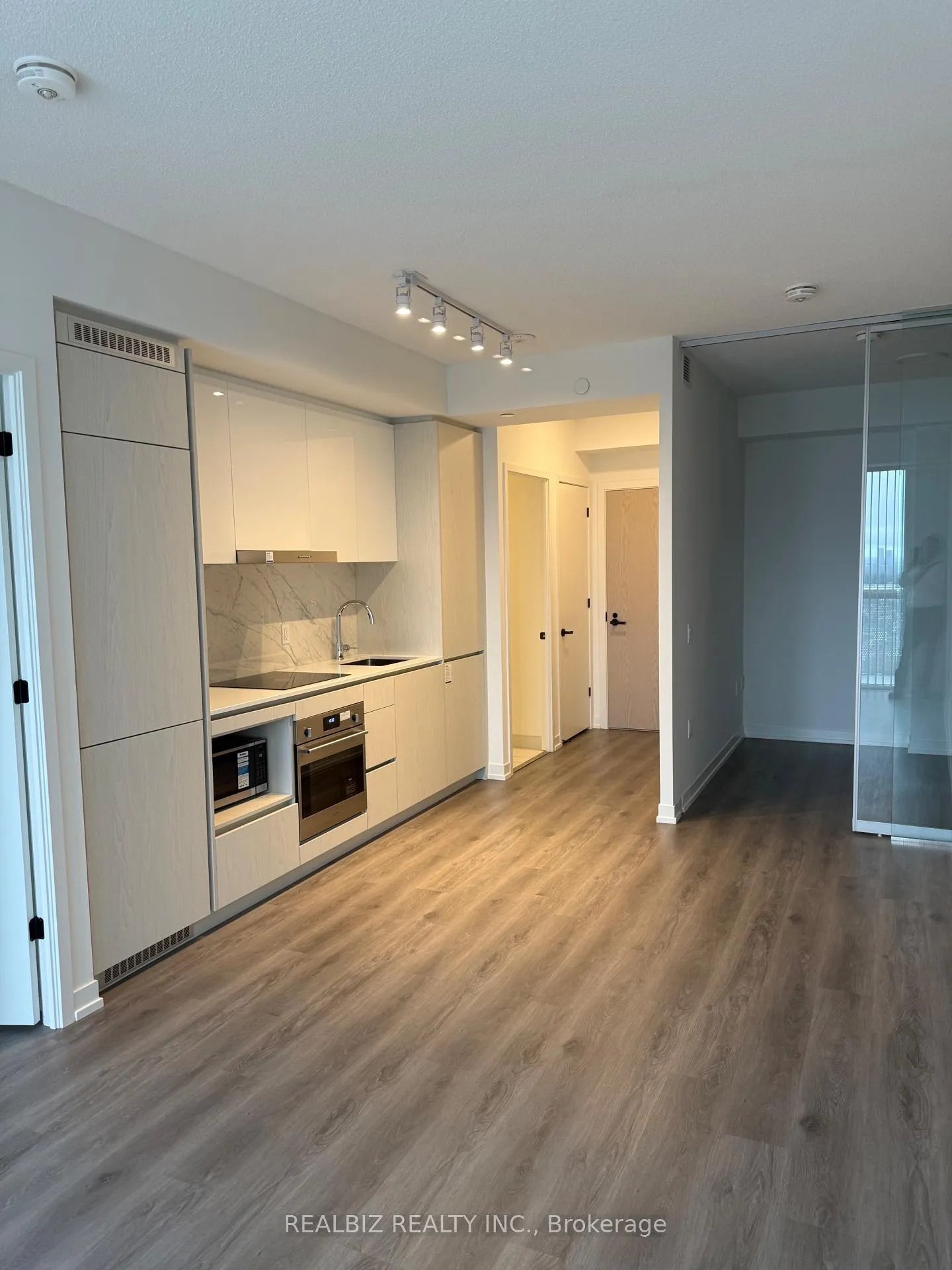 Photo 16 of Unit 3506, 28 Interchange Way, Vaughan, Vaughan Corporate Centre — HOMEH