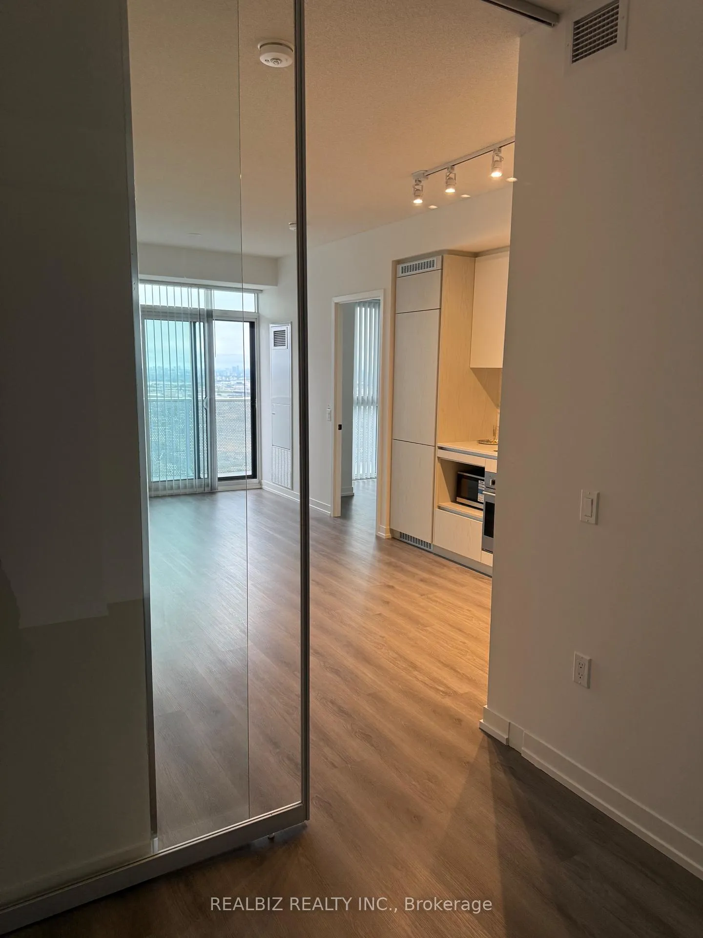 Photo 22 of Unit 3506, 28 Interchange Way, Vaughan, Vaughan Corporate Centre — HOMEH
