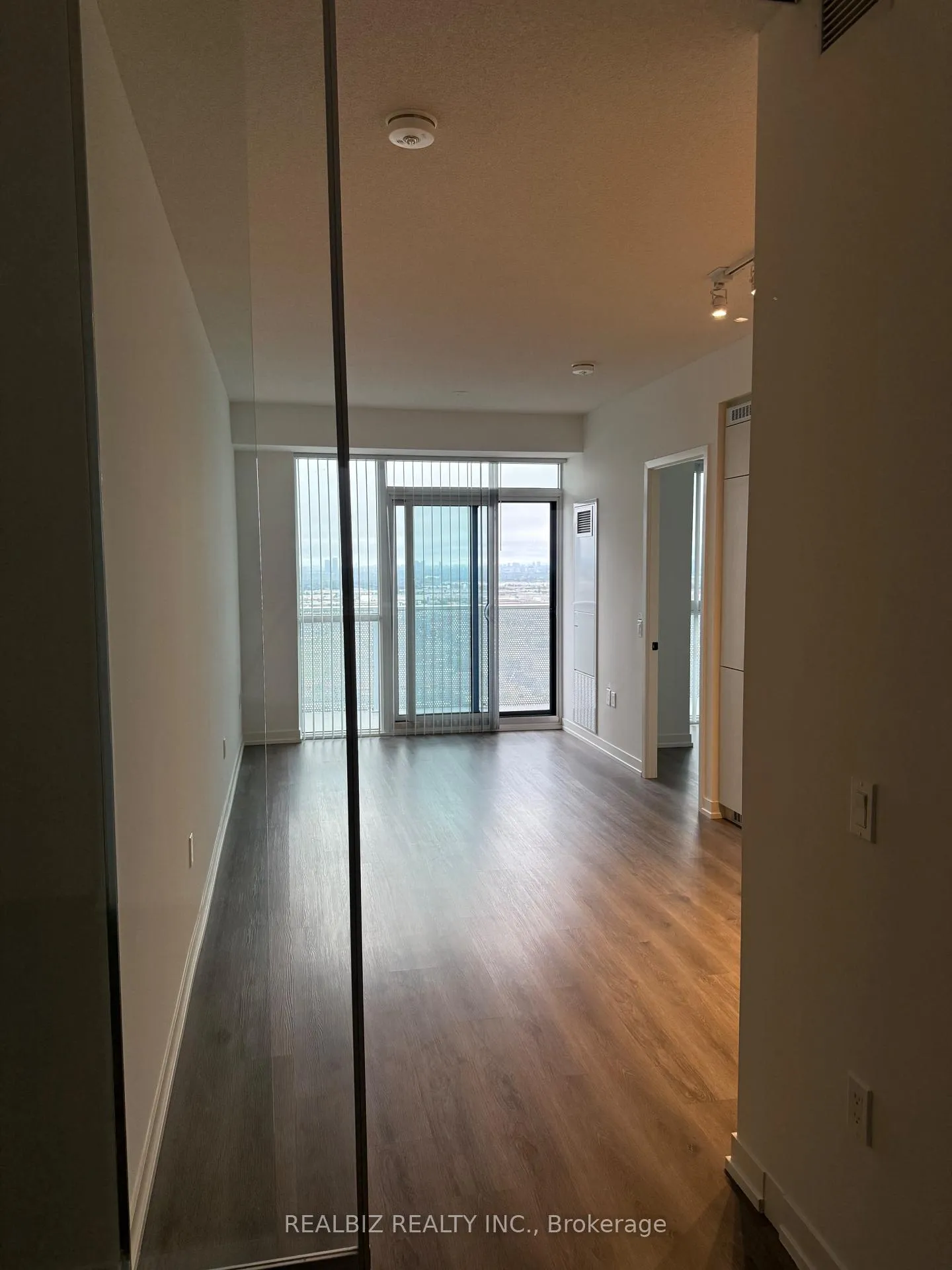 Photo 23 of Unit 3506, 28 Interchange Way, Vaughan, Vaughan Corporate Centre — HOMEH