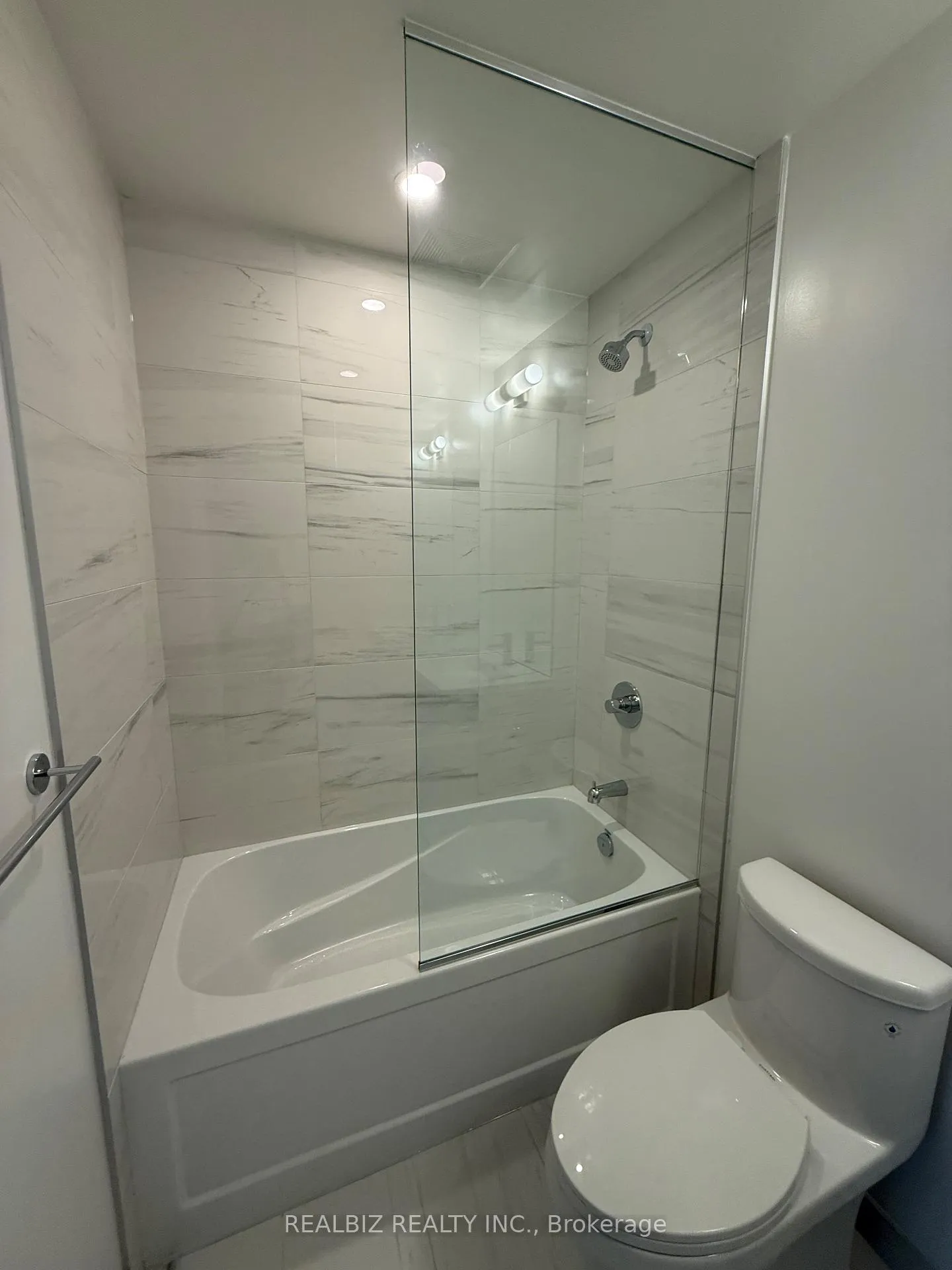 Photo 27 of Unit 3506, 28 Interchange Way, Vaughan, Vaughan Corporate Centre — HOMEH
