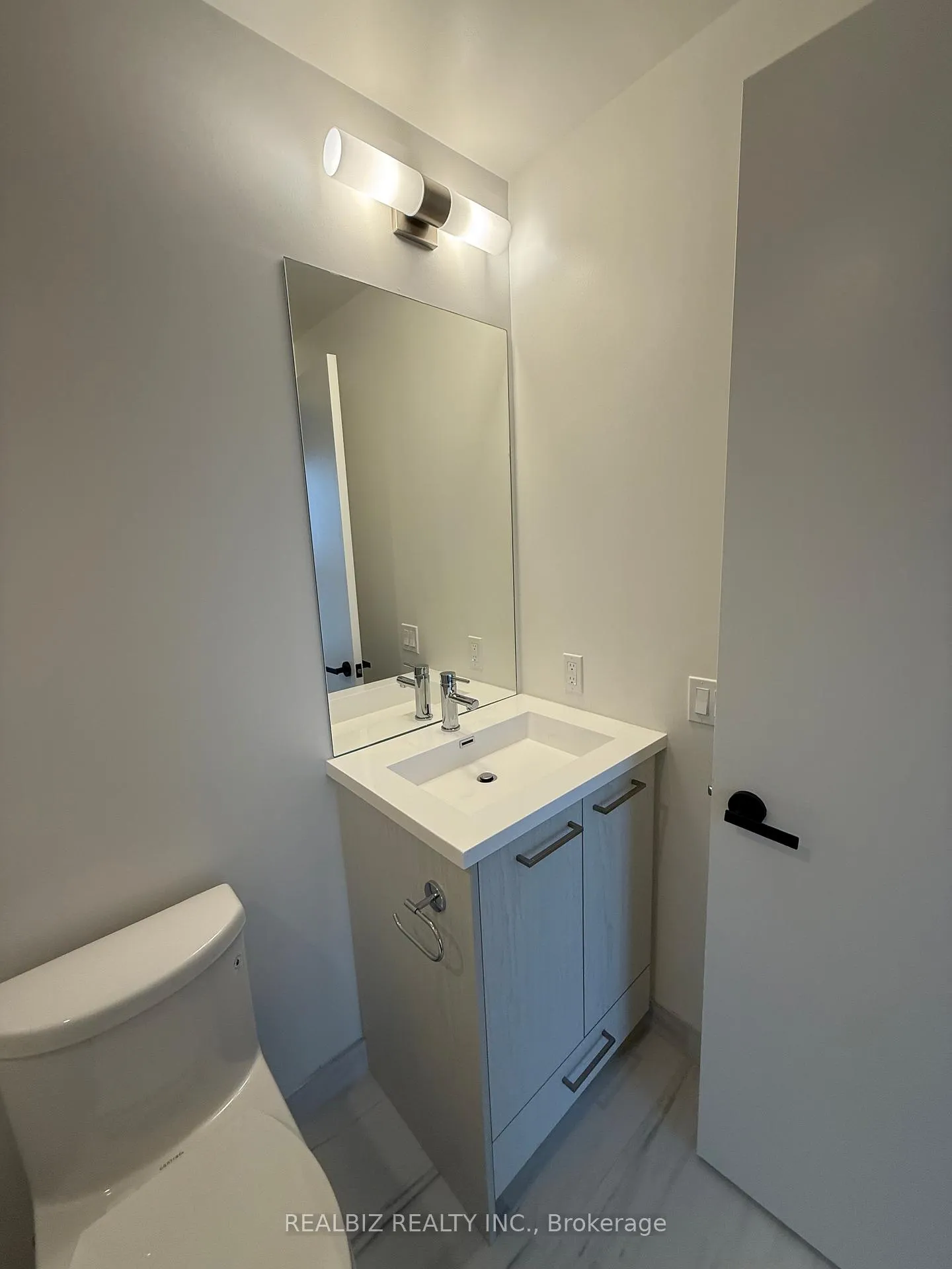 Photo 28 of Unit 3506, 28 Interchange Way, Vaughan, Vaughan Corporate Centre — HOMEH