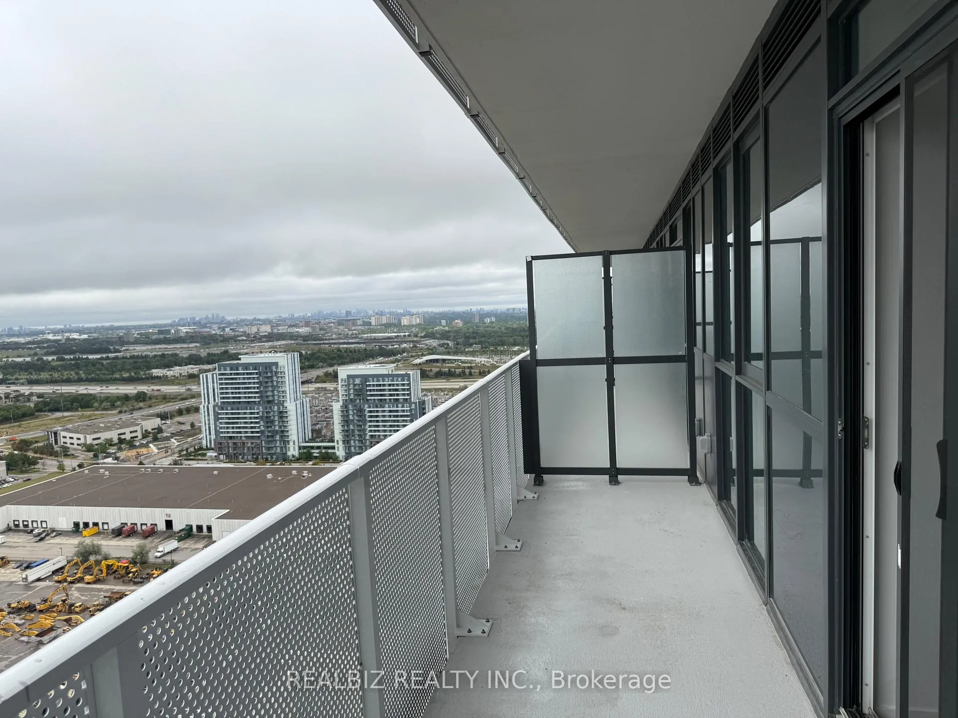 Photo 31 of Unit 3506, 28 Interchange Way, Vaughan, Vaughan Corporate Centre — HOMEH