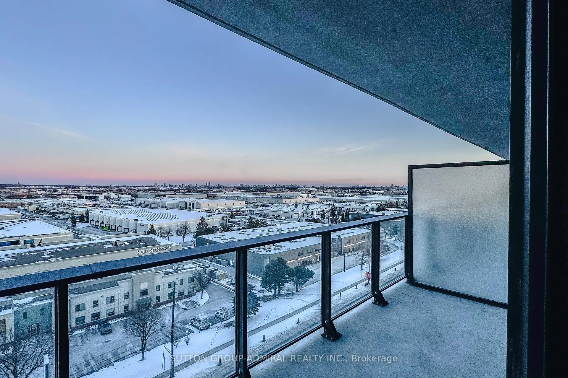 Photo 7 of Unit 907, 8960 Jane Street E, Vaughan, Vellore Village — HOMEH