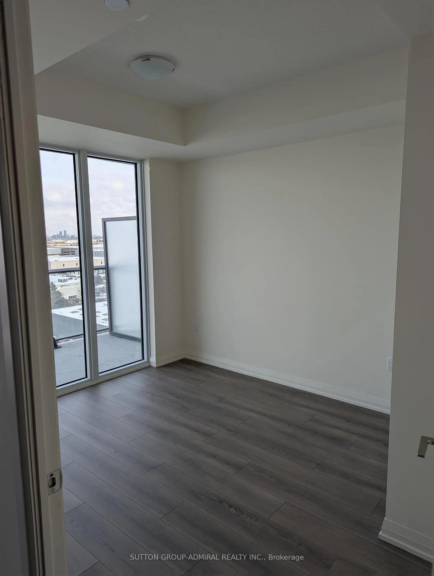 Photo 10 of Unit 907, 8960 Jane Street E, Vaughan, Vellore Village — HOMEH