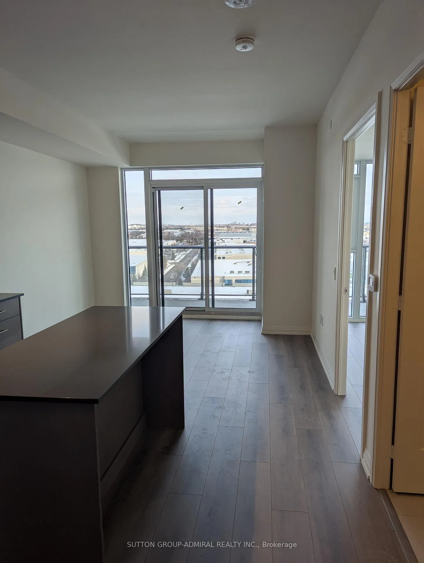 Photo 11 of Unit 907, 8960 Jane Street E, Vaughan, Vellore Village — HOMEH