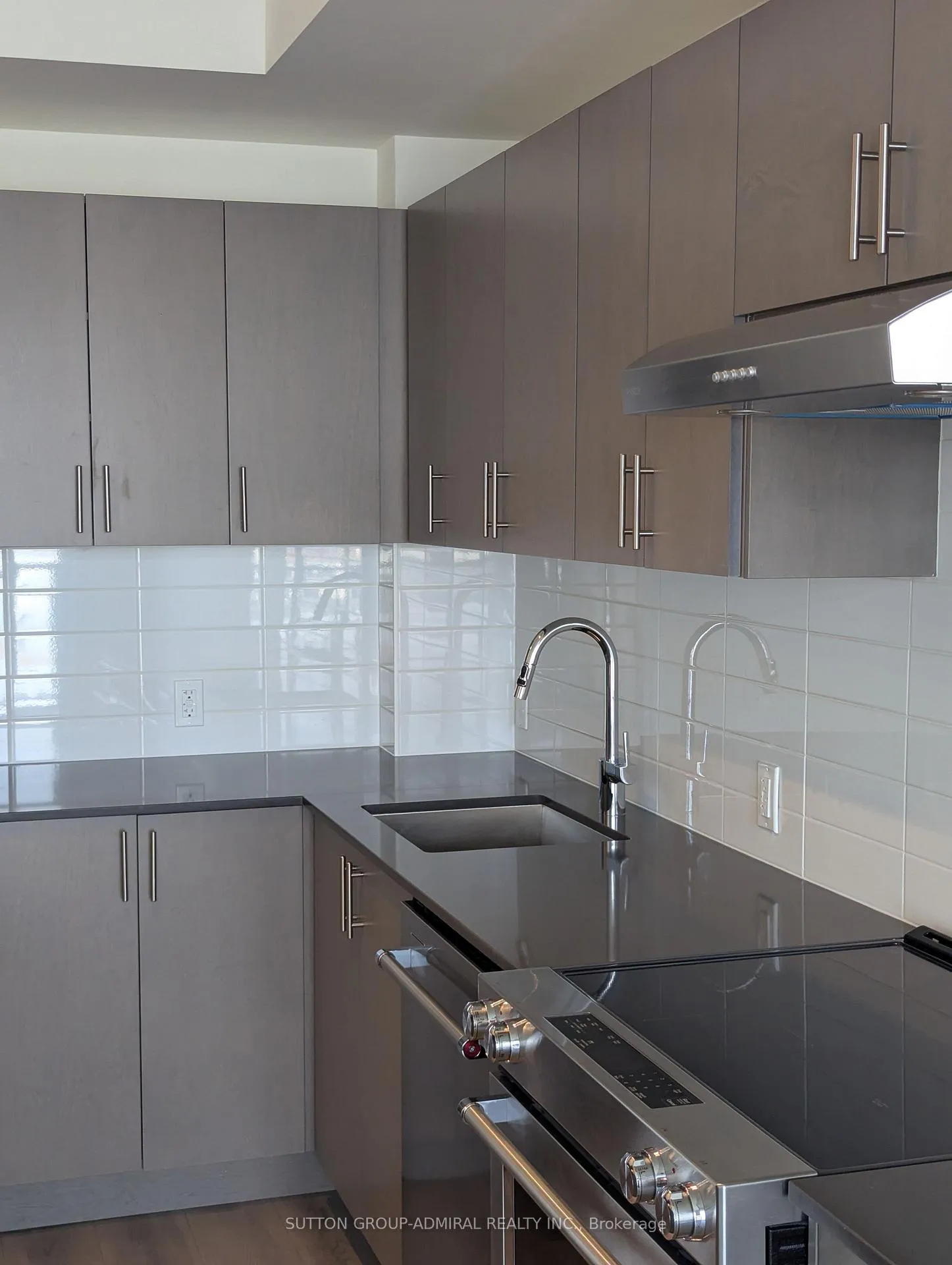 Photo 12 of Unit 907, 8960 Jane Street E, Vaughan, Vellore Village — HOMEH