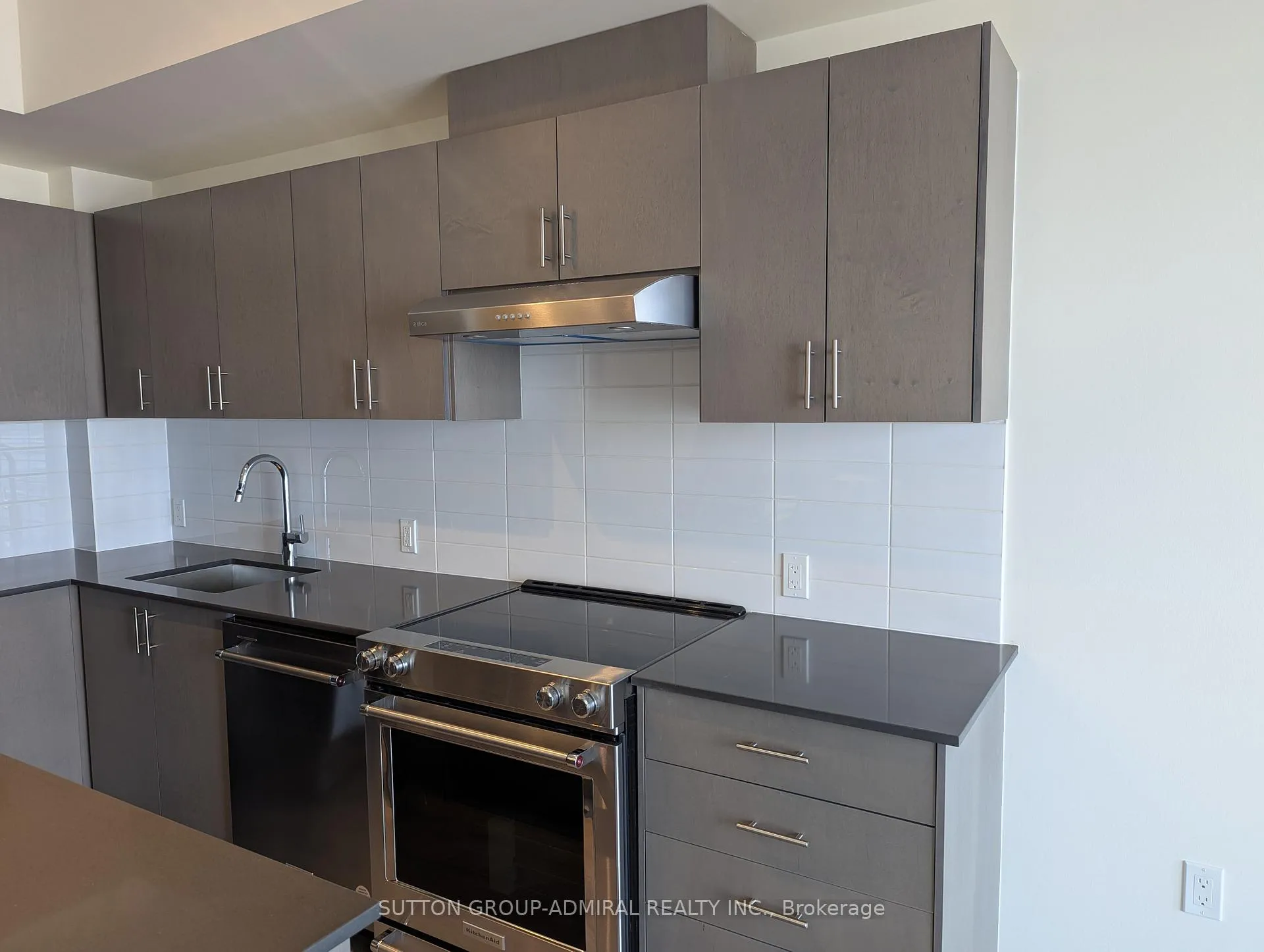 Photo 13 of Unit 907, 8960 Jane Street E, Vaughan, Vellore Village — HOMEH