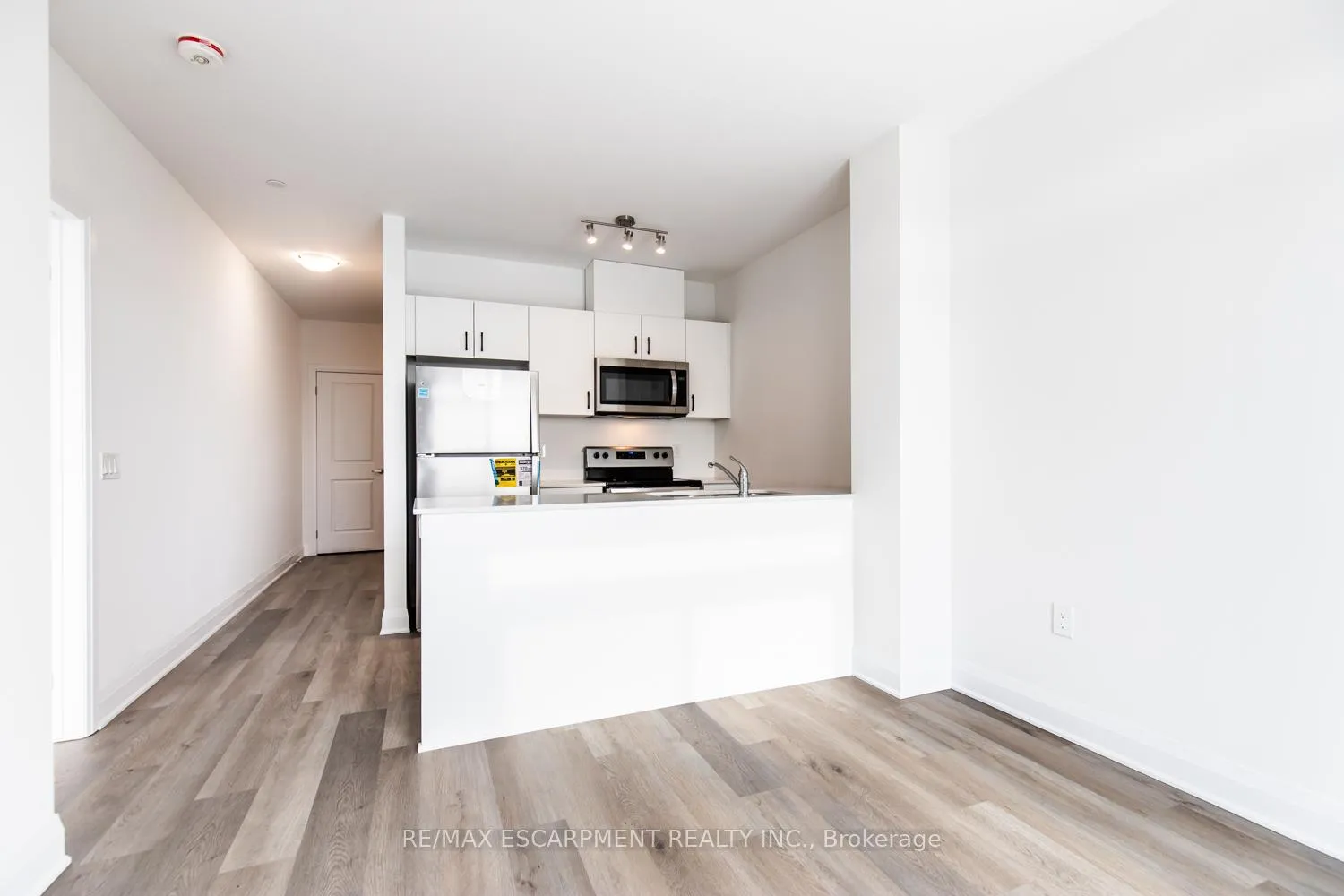 Photo 8 of Unit 503, 1936 Rymal Road, Hamilton, Stoney Creek — HOMEH
