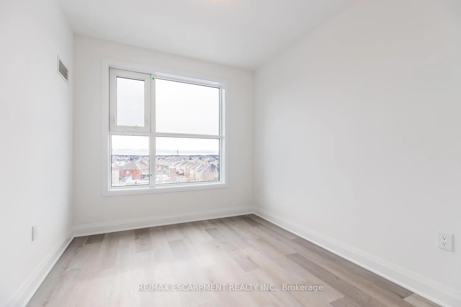 Photo 21 of Unit 503, 1936 Rymal Road, Hamilton, Stoney Creek — HOMEH