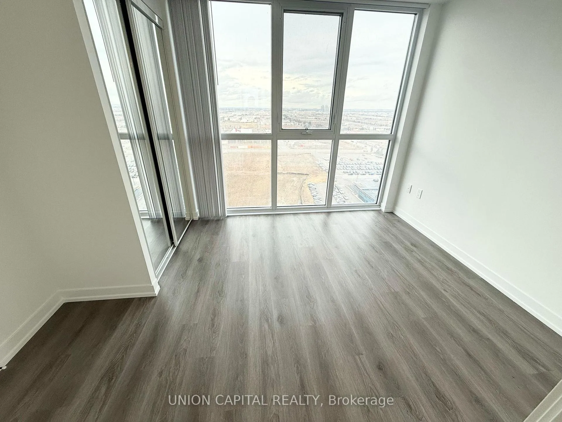 Photo 9 of Unit 1809, 225 Commerce Street, Vaughan, Vaughan Corporate Centre — HOMEH