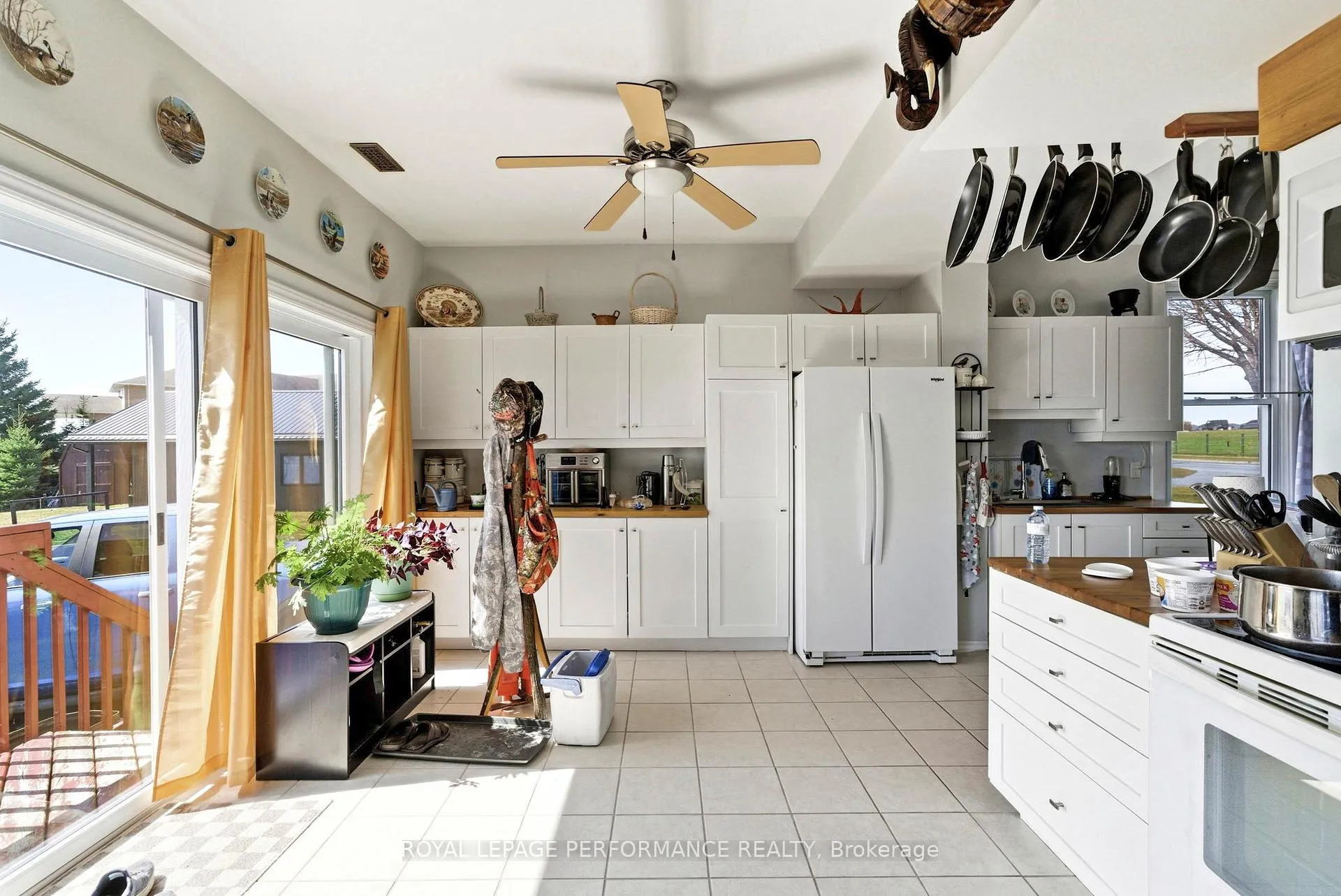Photo 11 of 1177 Montreal Road, Cornwall — HOMEH