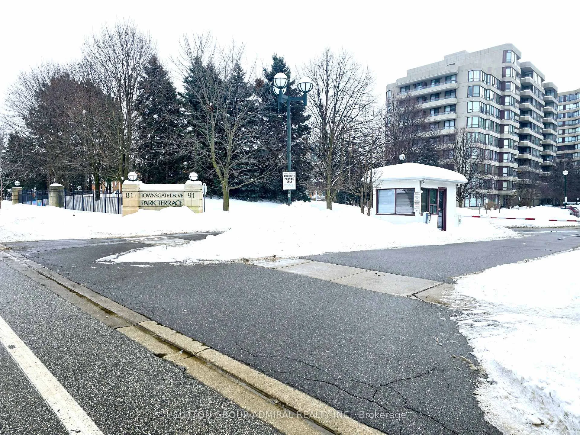 Photo 3 of Unit PH210, 91 Townsgate Drive, Vaughan, Crestwood-Springfarm-Yorkhill — HOMEH