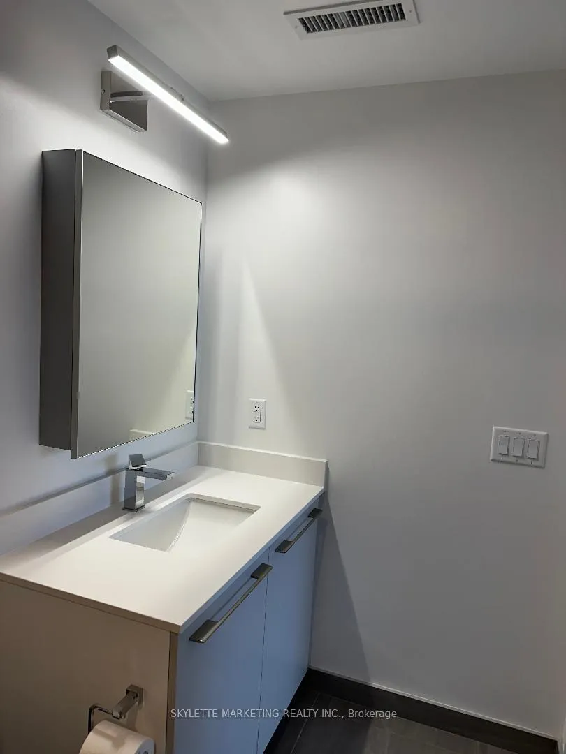 Photo 10 of Unit 2210, 8 Water Walk Drive, Markham, Unionville — HOMEH