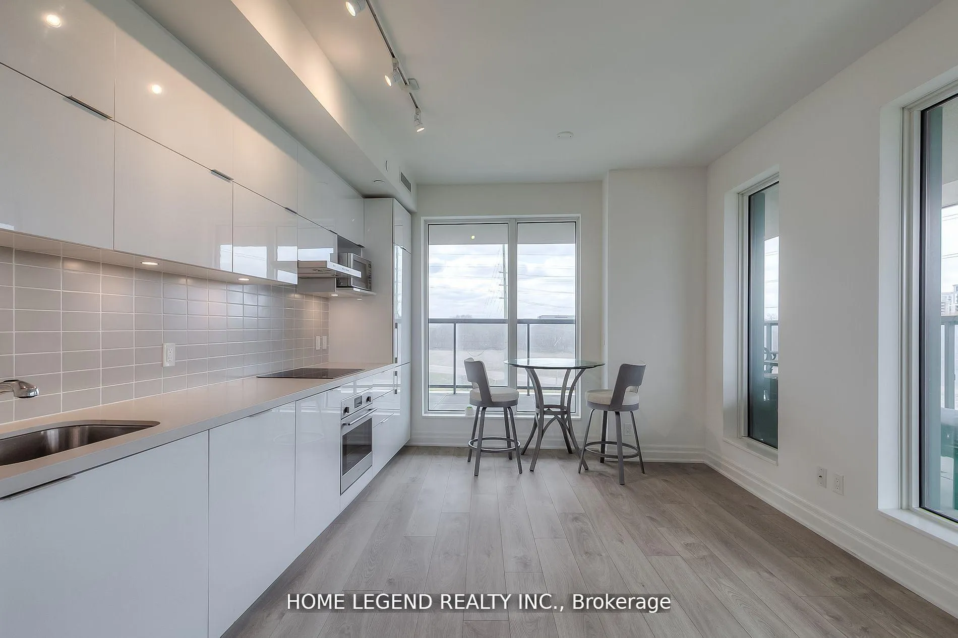 Photo 2 of Unit 315, 10 Rouge Valley Drive W, Markham, Unionville — HOMEH