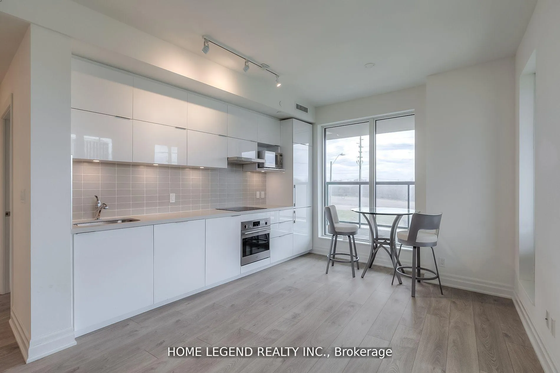 Photo 4 of Unit 315, 10 Rouge Valley Drive W, Markham, Unionville — HOMEH