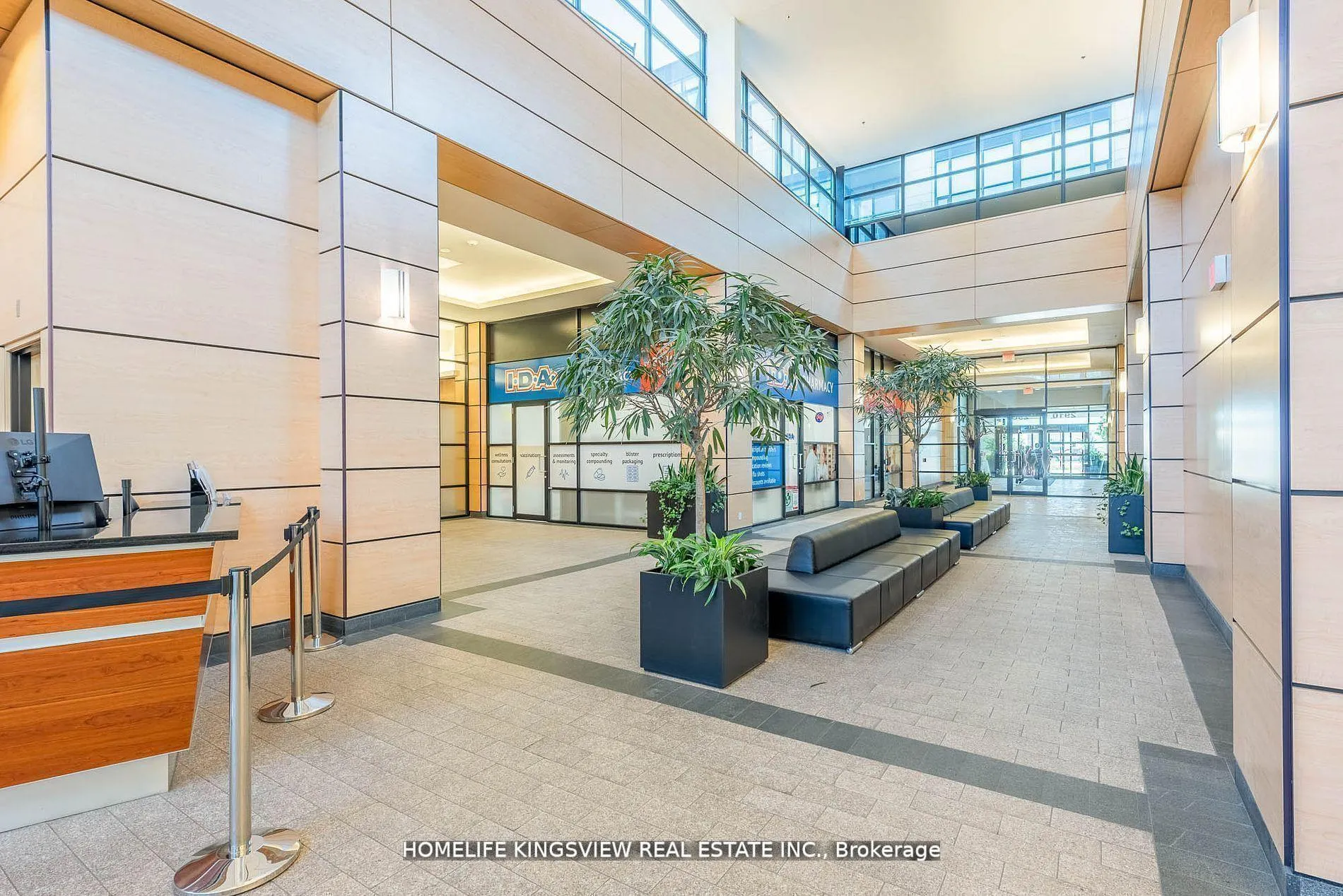 Photo 3 of Unit 808, 2910 Highway 7 Road W, Vaughan, Concord — HOMEH