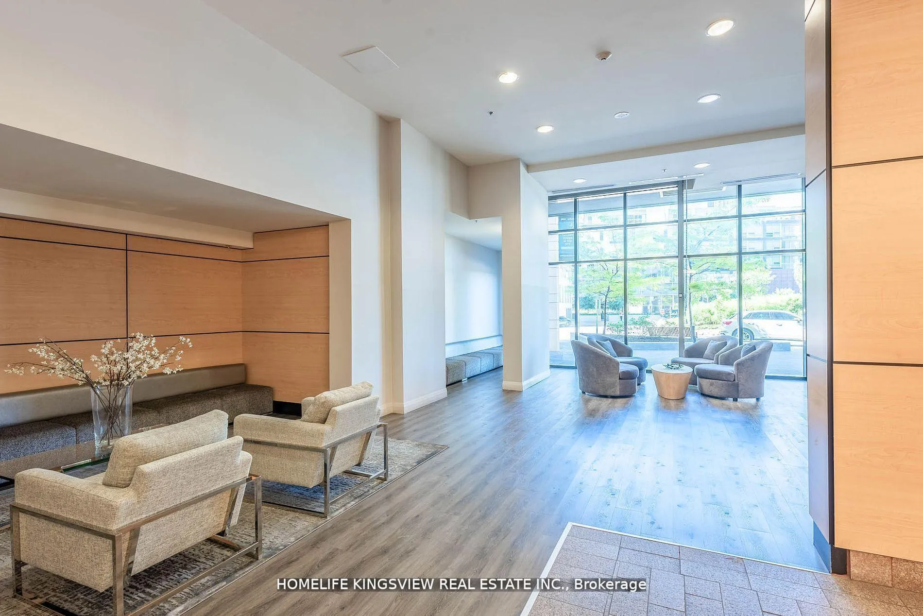 Photo 6 of Unit 808, 2910 Highway 7 Road W, Vaughan, Concord — HOMEH