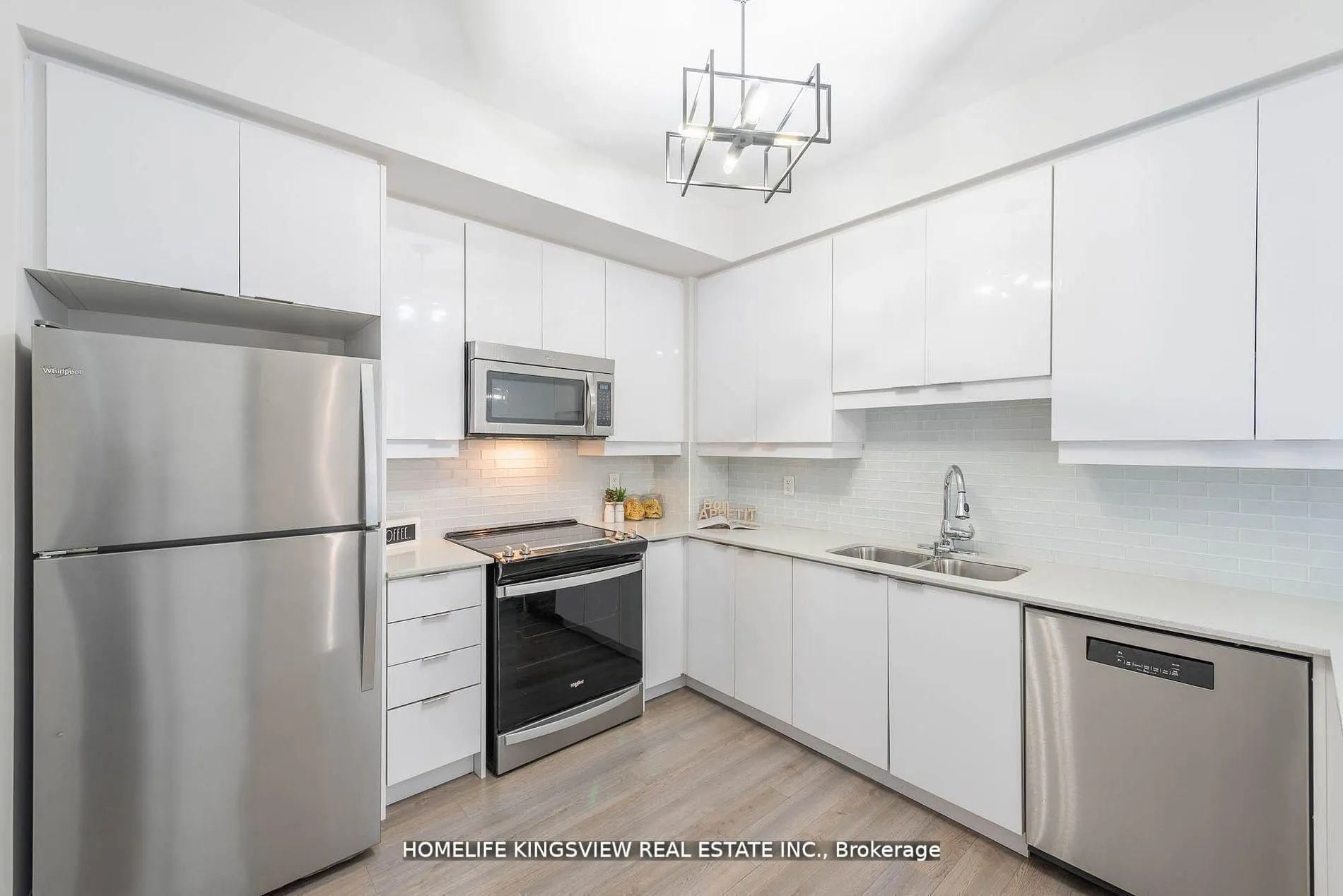 Photo 12 of Unit 808, 2910 Highway 7 Road W, Vaughan, Concord — HOMEH