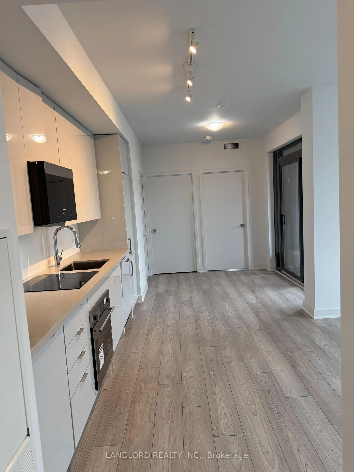 Photo 3 of Unit 3810, 2920 Highway 7, Vaughan, Concord — HOMEH