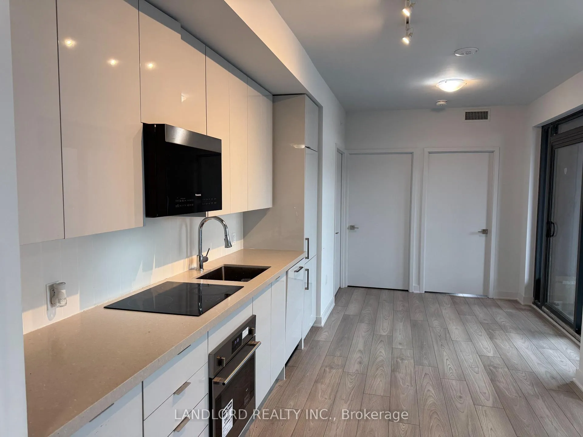 Photo 4 of Unit 3810, 2920 Highway 7, Vaughan, Concord — HOMEH