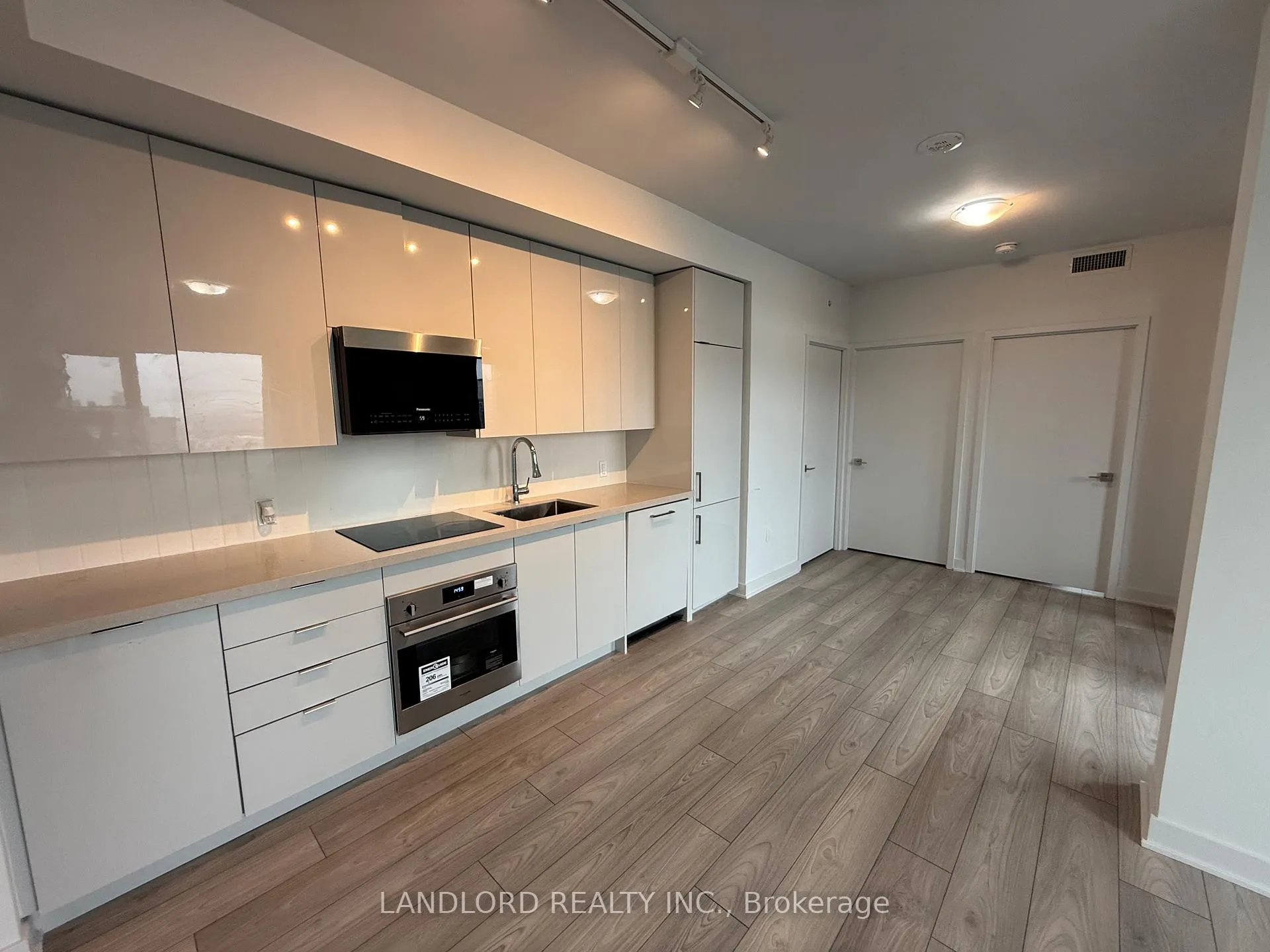 Photo 6 of Unit 3810, 2920 Highway 7, Vaughan, Concord — HOMEH