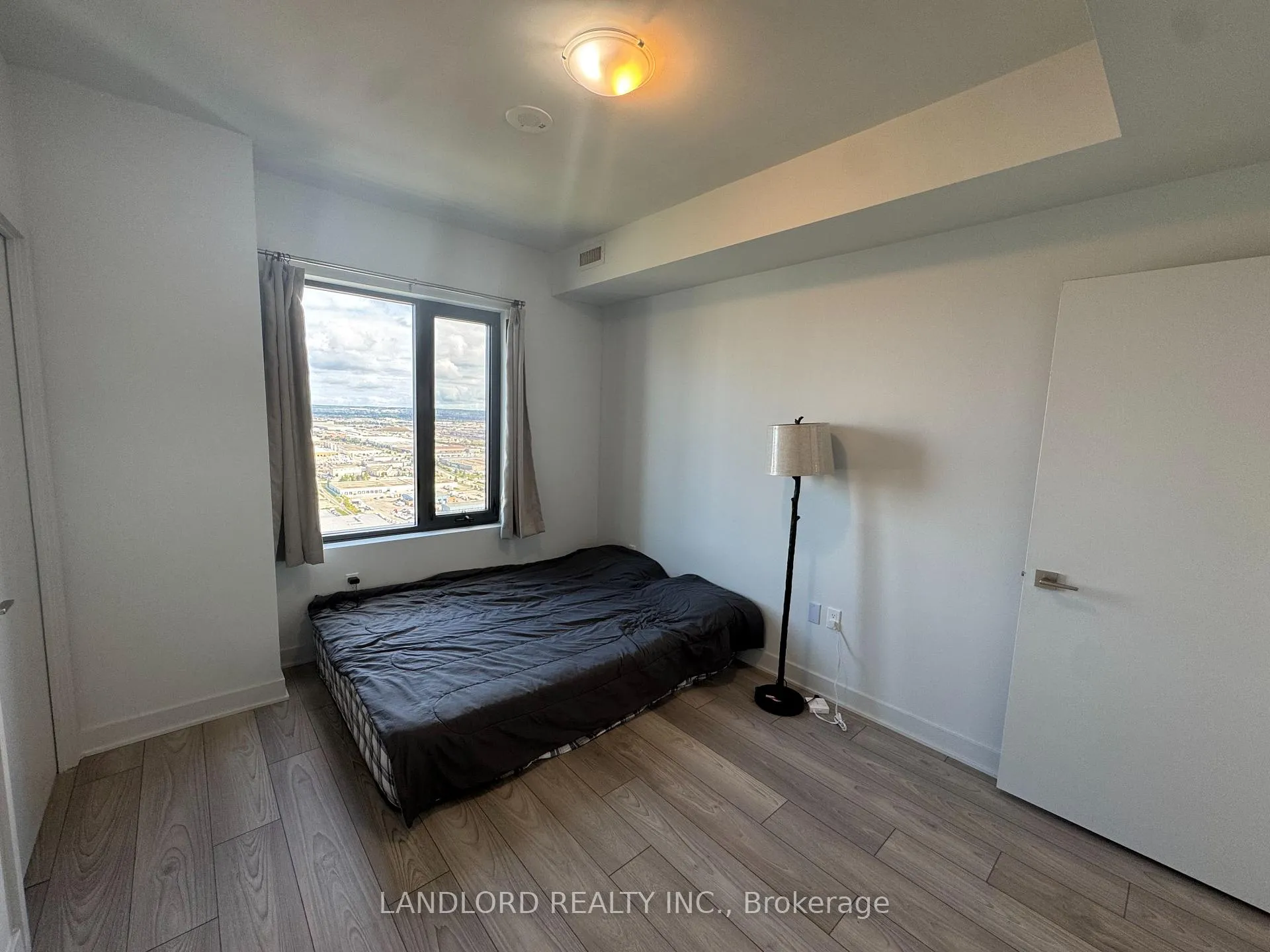 Photo 10 of Unit 3810, 2920 Highway 7, Vaughan, Concord — HOMEH