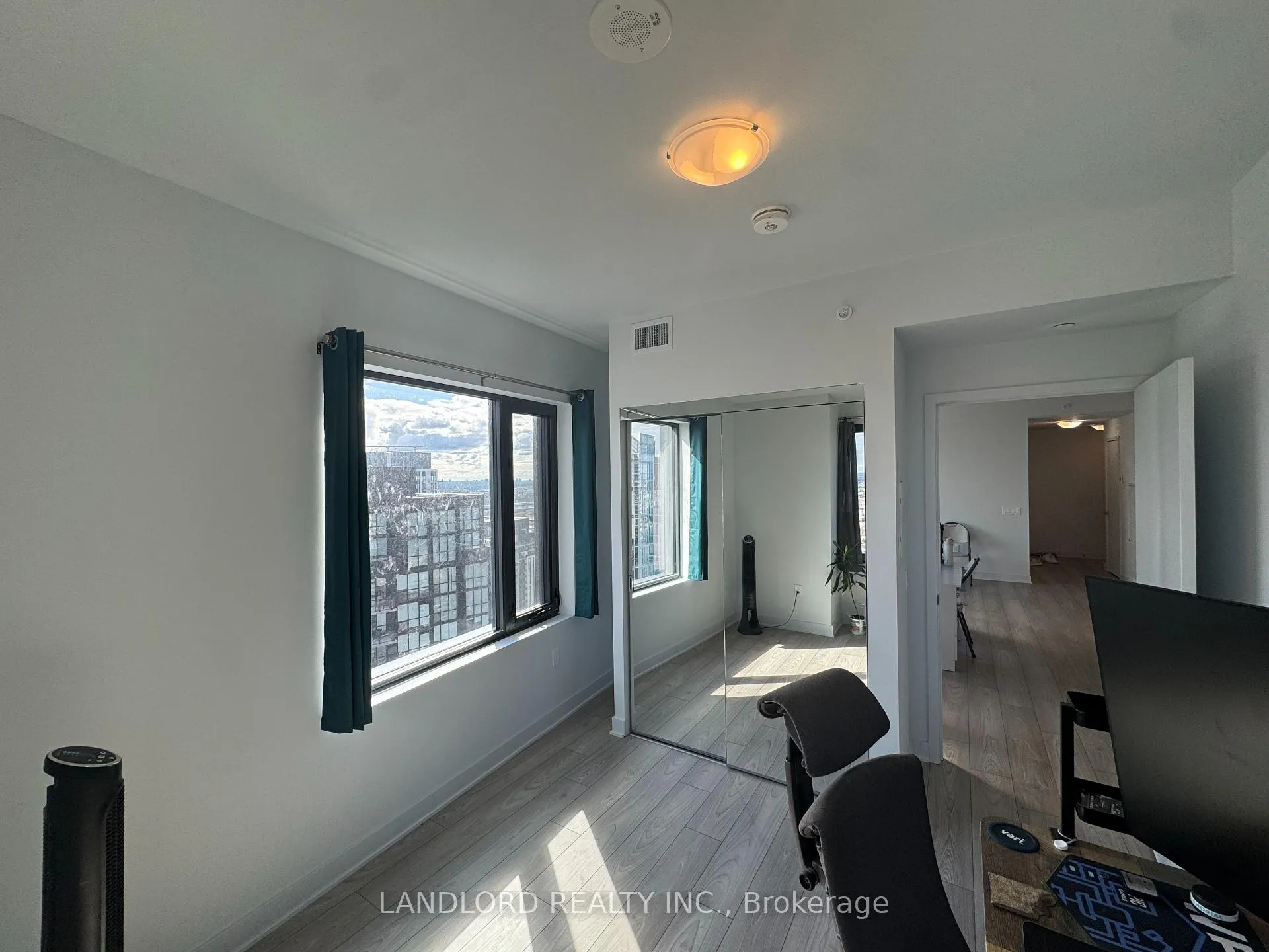 Photo 15 of Unit 3810, 2920 Highway 7, Vaughan, Concord — HOMEH