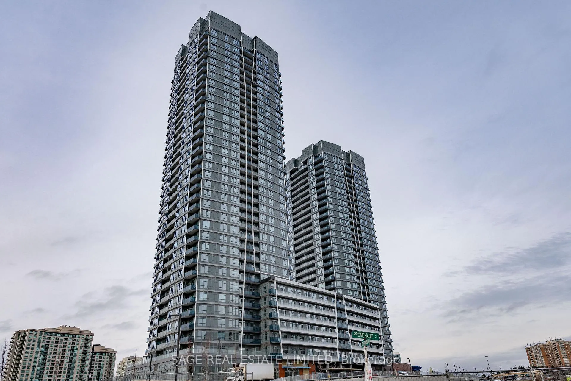 Photo 1 of Unit 1710A, 30 Upper Mall Way, Vaughan, Brownridge — HOMEH