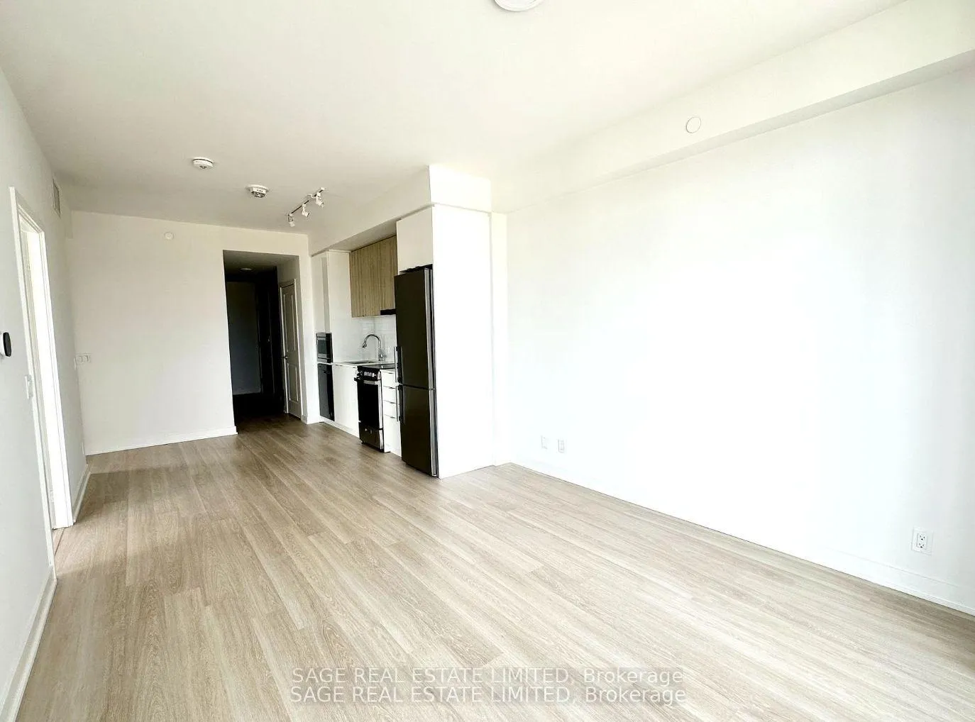 Photo 5 of Unit 1710A, 30 Upper Mall Way, Vaughan, Brownridge — HOMEH