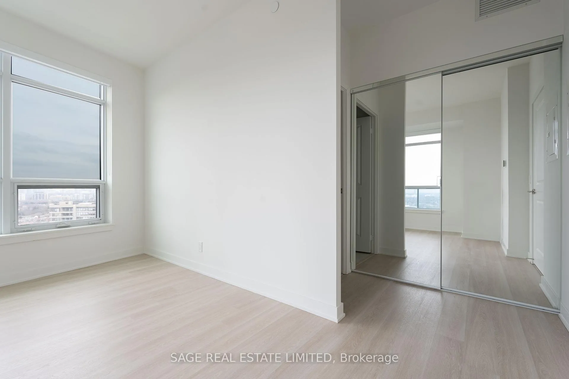 Photo 14 of Unit 1710A, 30 Upper Mall Way, Vaughan, Brownridge — HOMEH