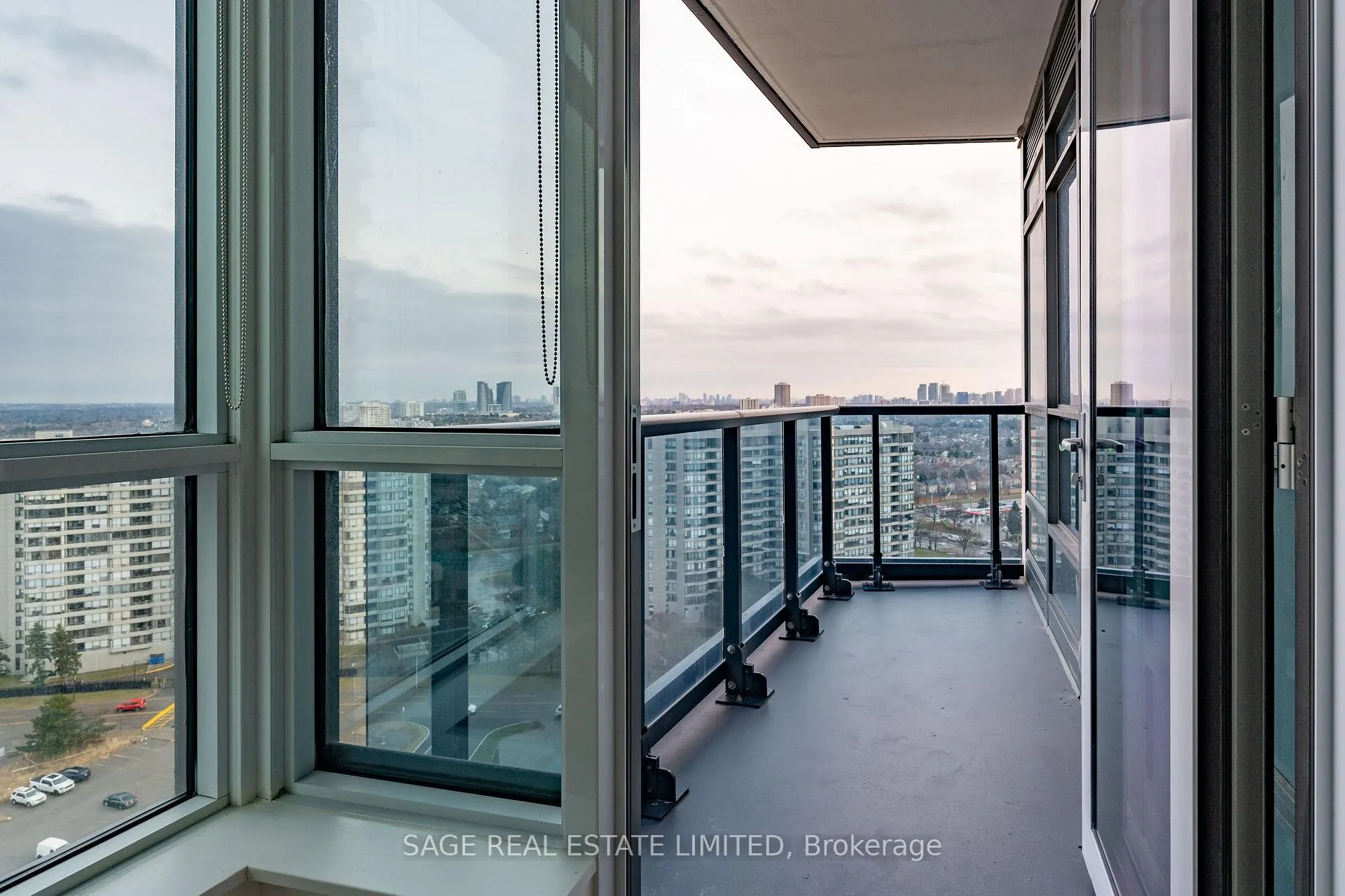 Photo 19 of Unit 1710A, 30 Upper Mall Way, Vaughan, Brownridge — HOMEH